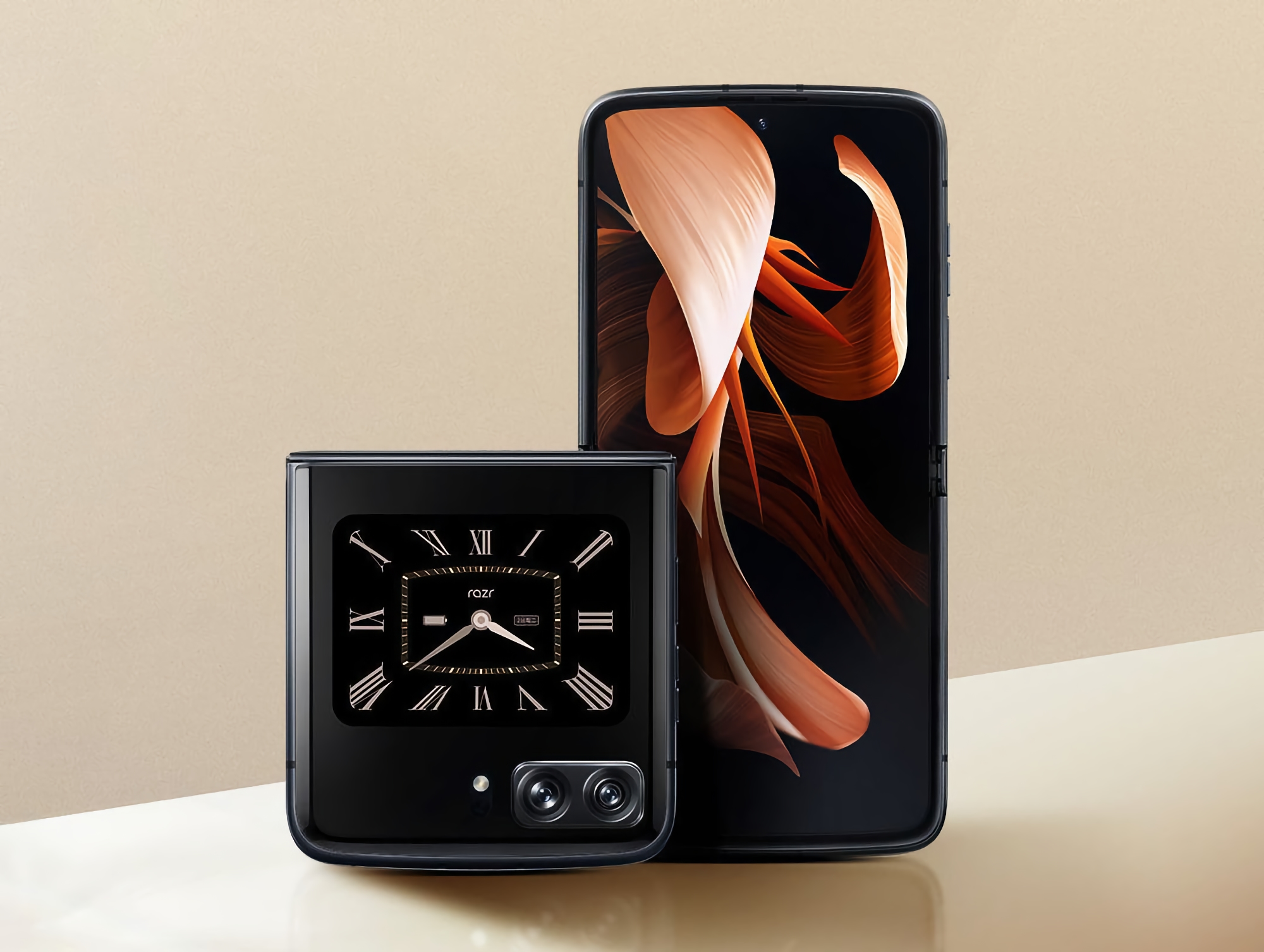 Concorrente Galaxy Flip 4: Motorola presenta Moto RAZR 2022 a conchiglia con schermo a 144 Hz, chip Snapdragon 8+ Gen 1 e fotocamera da 50 MP Concorrente Galaxy Flip 4: Motorola presenta Moto RAZR 2022 a conchiglia con schermo a 144 Hz, chip Snapdragon 8+ Gen 1 e fotocamera da 50 MP