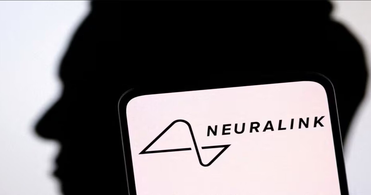 Il primo paziente Neuralink in grado di controllare il mouse di un computer con la mente Il primo paziente Neuralink in grado di controllare il mouse di un computer con la mente