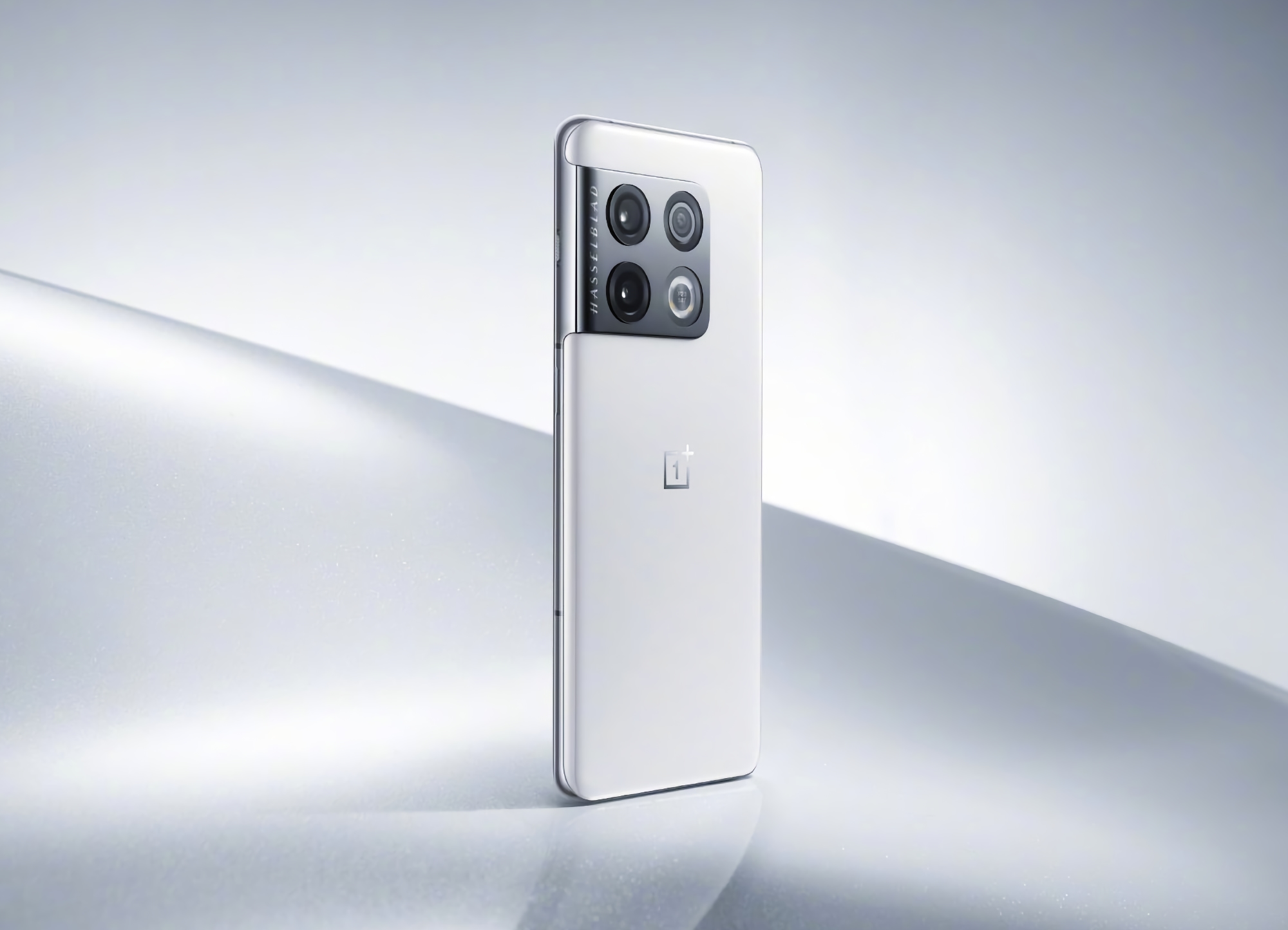 Ricarica da 150W e tripla fotocamera da 50MP: un insider svela le specifiche di OnePlus 10 Ricarica da 150W e tripla fotocamera da 50MP: un insider svela le specifiche di OnePlus 10