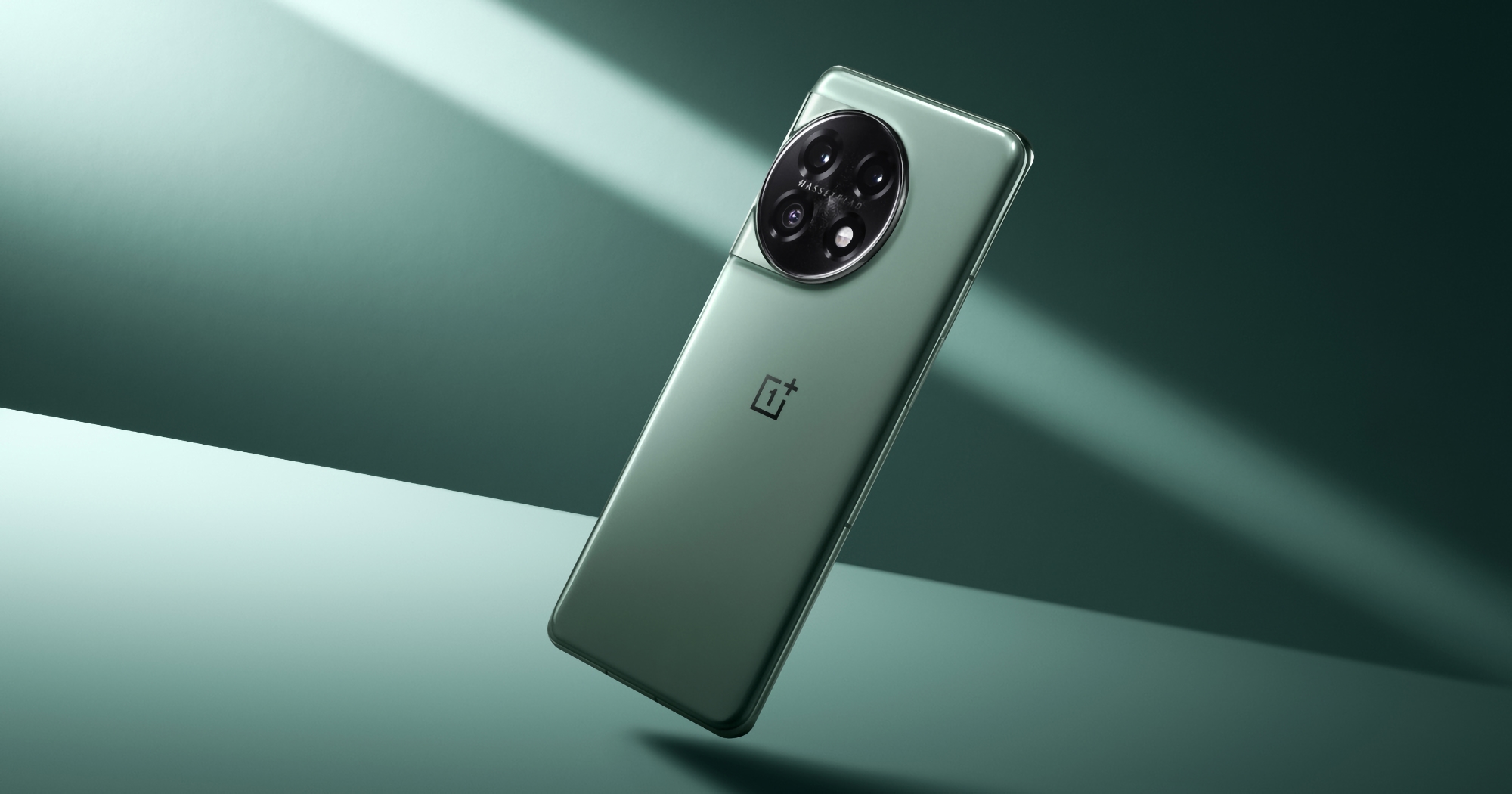 Display AMOLED Samsung, chip Snapdragon 8 Gen 3 e caricatore da 150W: Insider condivide le specifiche di OnePlus 12 Display AMOLED Samsung, chip Snapdragon 8 Gen 3 e caricatore da 150W: Insider condivide le specifiche di OnePlus 12