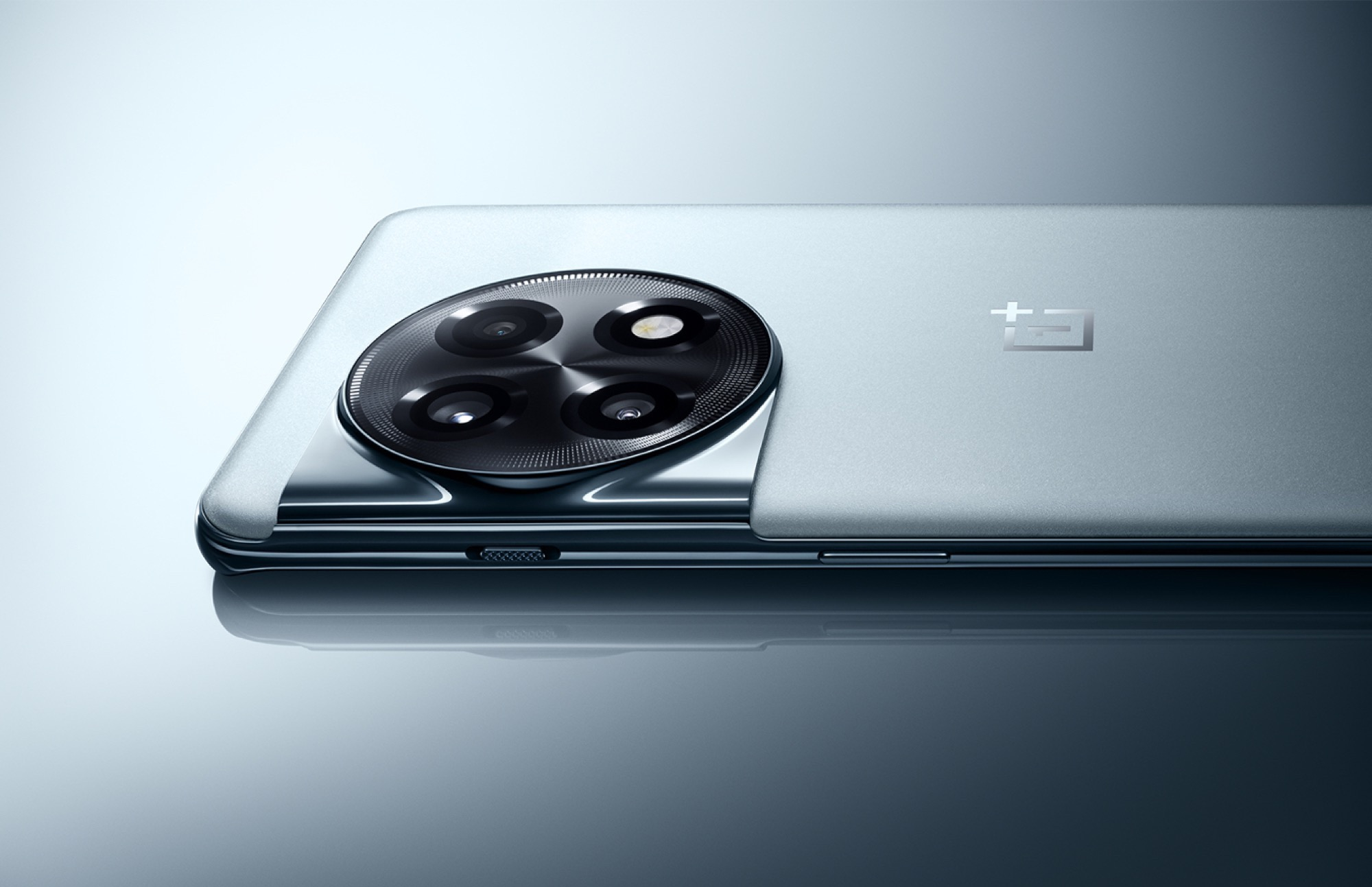 Voci di corridoio: OnePlus Ace 2 Pro avrà un display OLED a 120 Hz, chip Snapdragon 8 Gen 2, tripla fotocamera da 50 MP e sarà venduto a livello globale Voci di corridoio: OnePlus Ace 2 Pro avrà un display OLED a 120 Hz, chip Snapdragon 8 Gen 2, tripla fotocamera da 50 MP e sarà venduto a livello globale