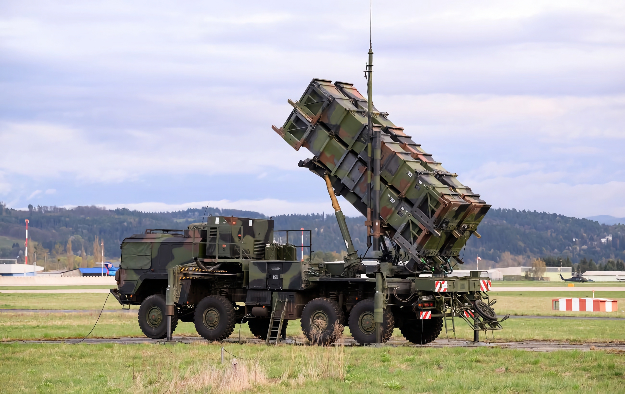 Missili avanzati per Patriot e Hawk: Il Pentagono prepara un nuovo pacchetto di aiuti militari da 2.000.000.000 di dollari per l'Ucraina Missili avanzati per Patriot e Hawk: Il Pentagono prepara un nuovo pacchetto di aiuti militari da 2.000.000.000 di dollari per l'Ucraina