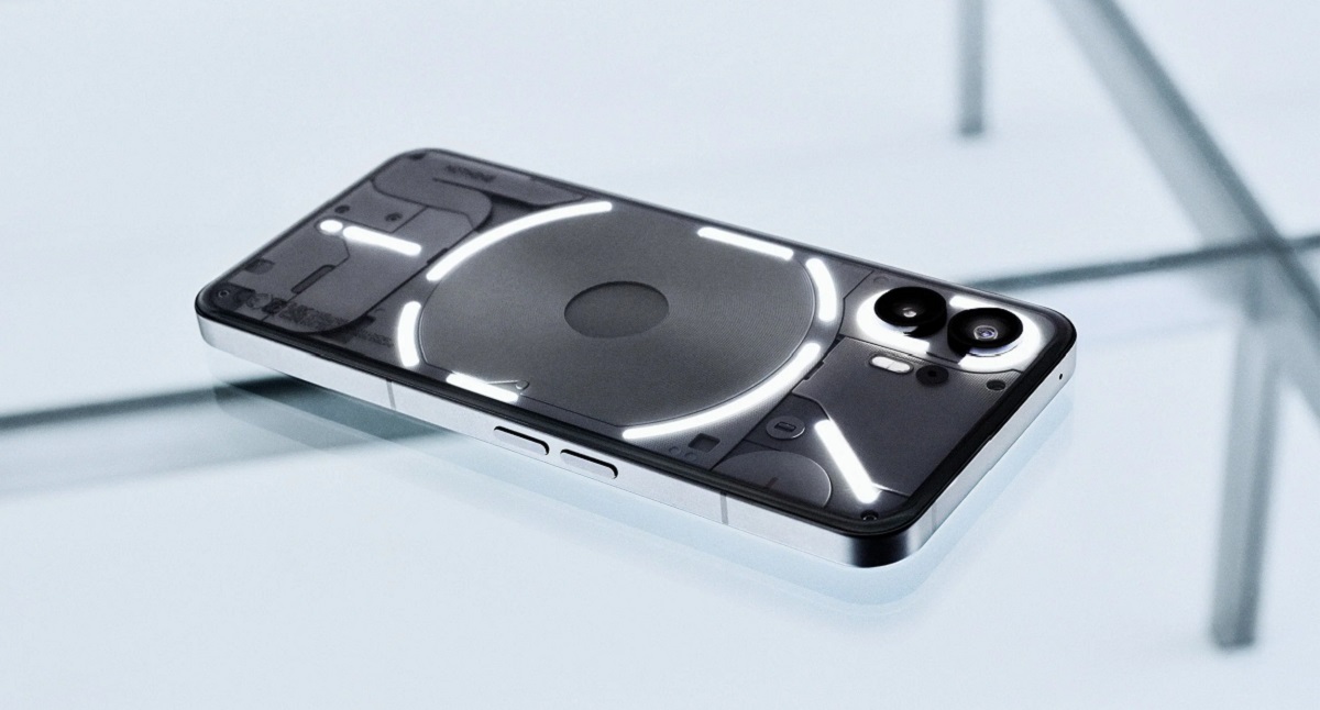 Il Nothing Phone (3) potrebbe ridefinire la nostra esperienza smartphone? Caratteristiche Rumorate del Nothing Phone (3): Cosa sappiamo finora