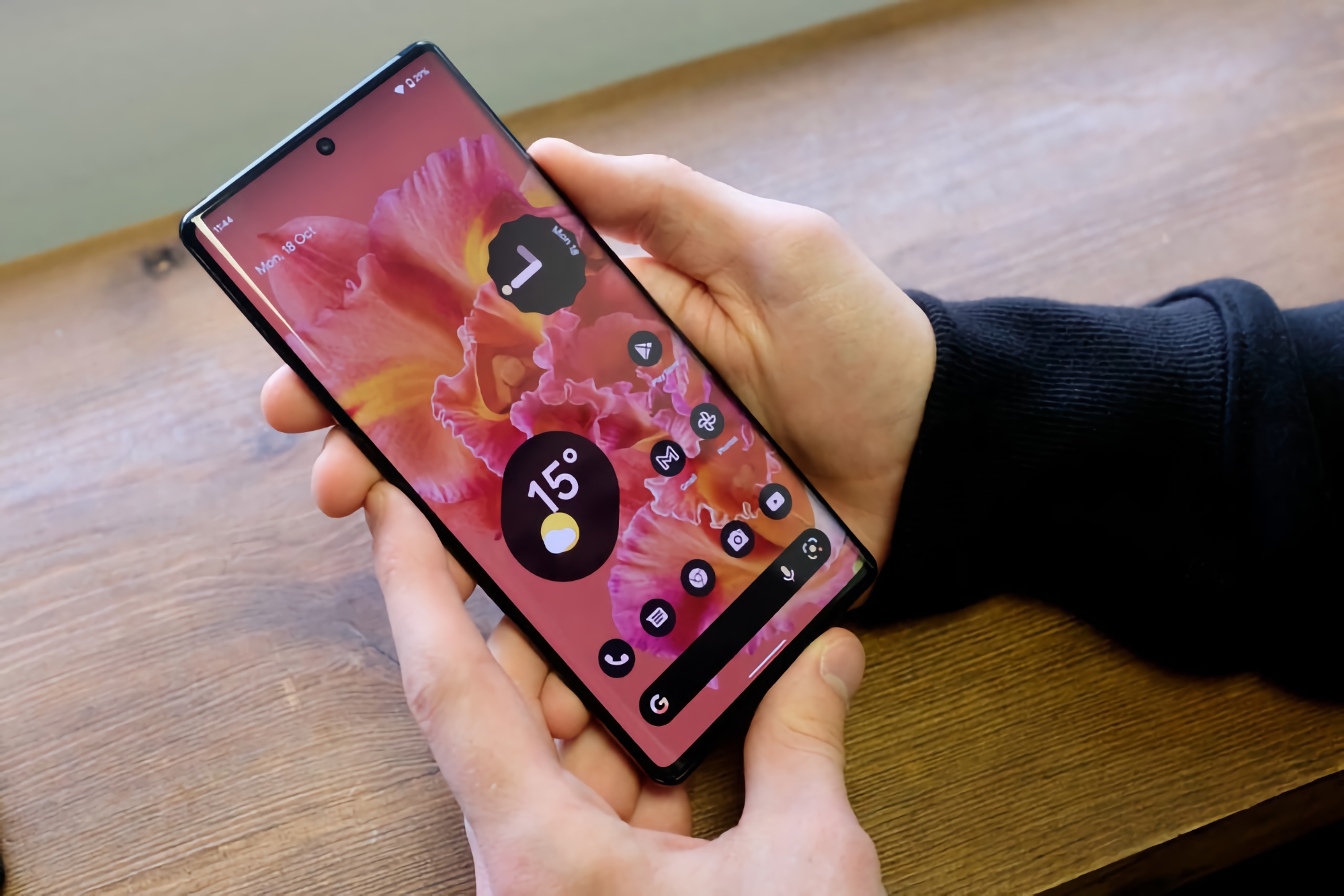 Il Pixel 6 ha un nuovo problema: lo smartphone a volte chiama da solo i contatti della sua rubrica Il Pixel 6 ha un nuovo problema: lo smartphone a volte chiama da solo i contatti della sua rubrica