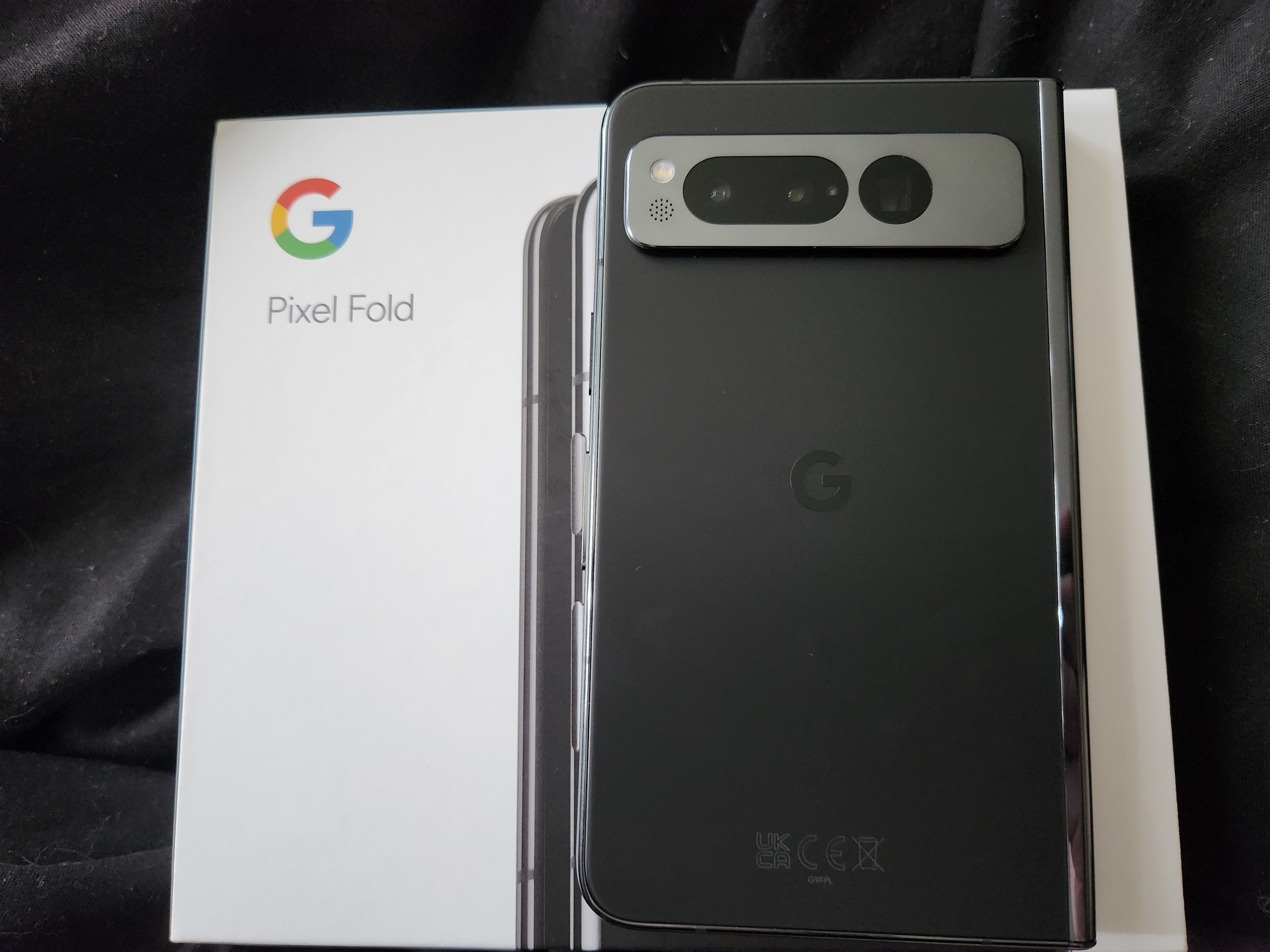 Un cliente ha ricevuto in anticipo lo smartphone pieghevole Pixel Fold e lo ha mostrato dal vivo: c'è ancora una piega nello schermo