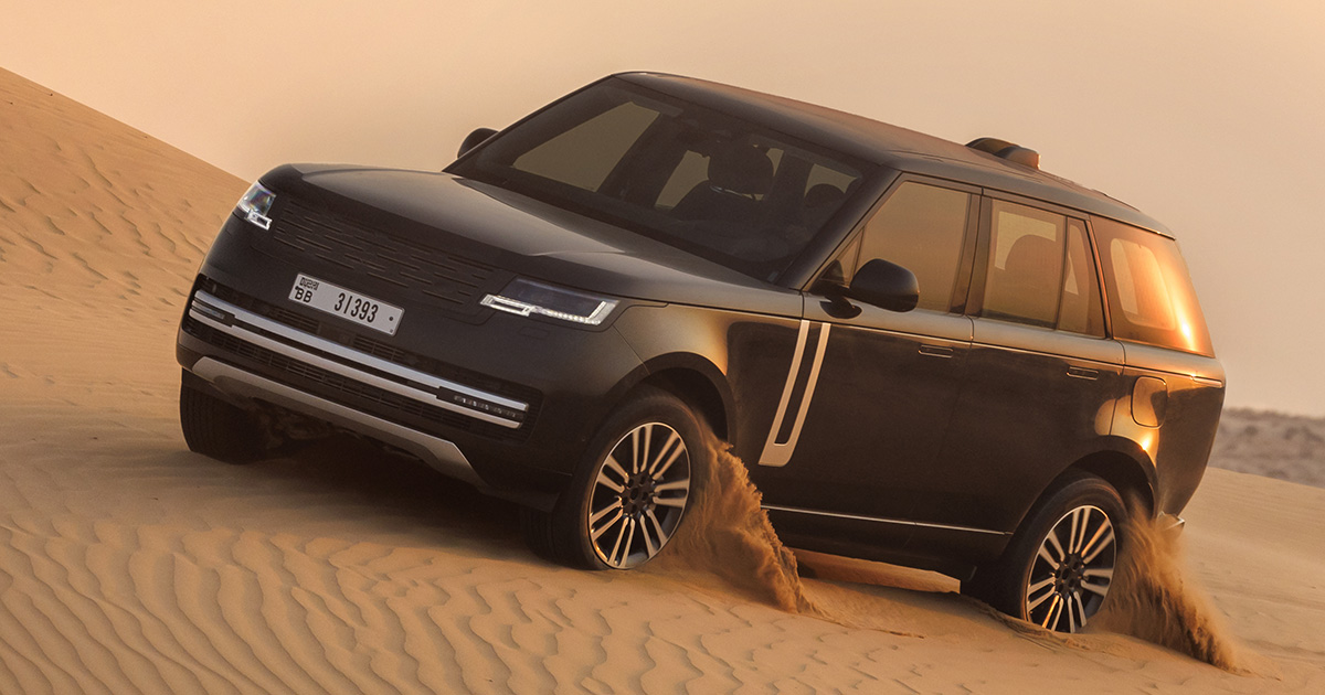 Prova della nuova Range Rover Electric: come l'auto elettrica affronta i climi estremi La Range Rover elettrica supera i test nel deserto: una rivoluzione nell'industria automobilistica?
