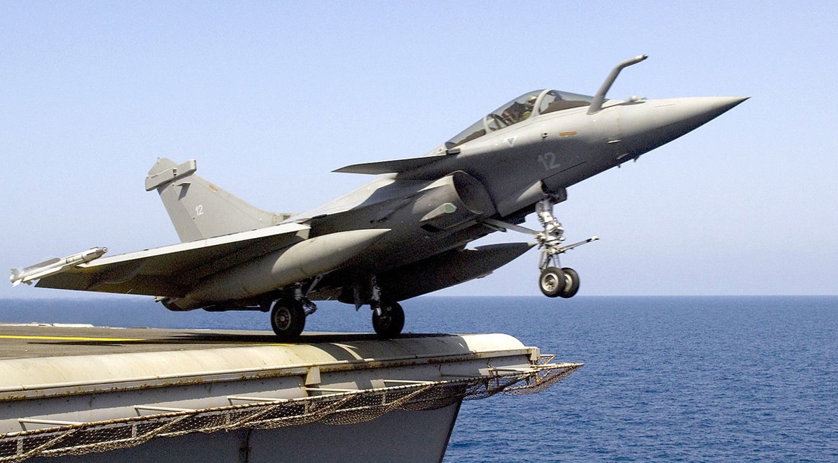 L'India ha formalmente notificato alla Francia la decisione di acquistare 26 caccia Rafale M deck per la sua nuova portaerei INS Vikrant. L'India ha formalmente notificato alla Francia la decisione di acquistare 26 caccia Rafale M deck per la sua nuova portaerei INS Vikrant.