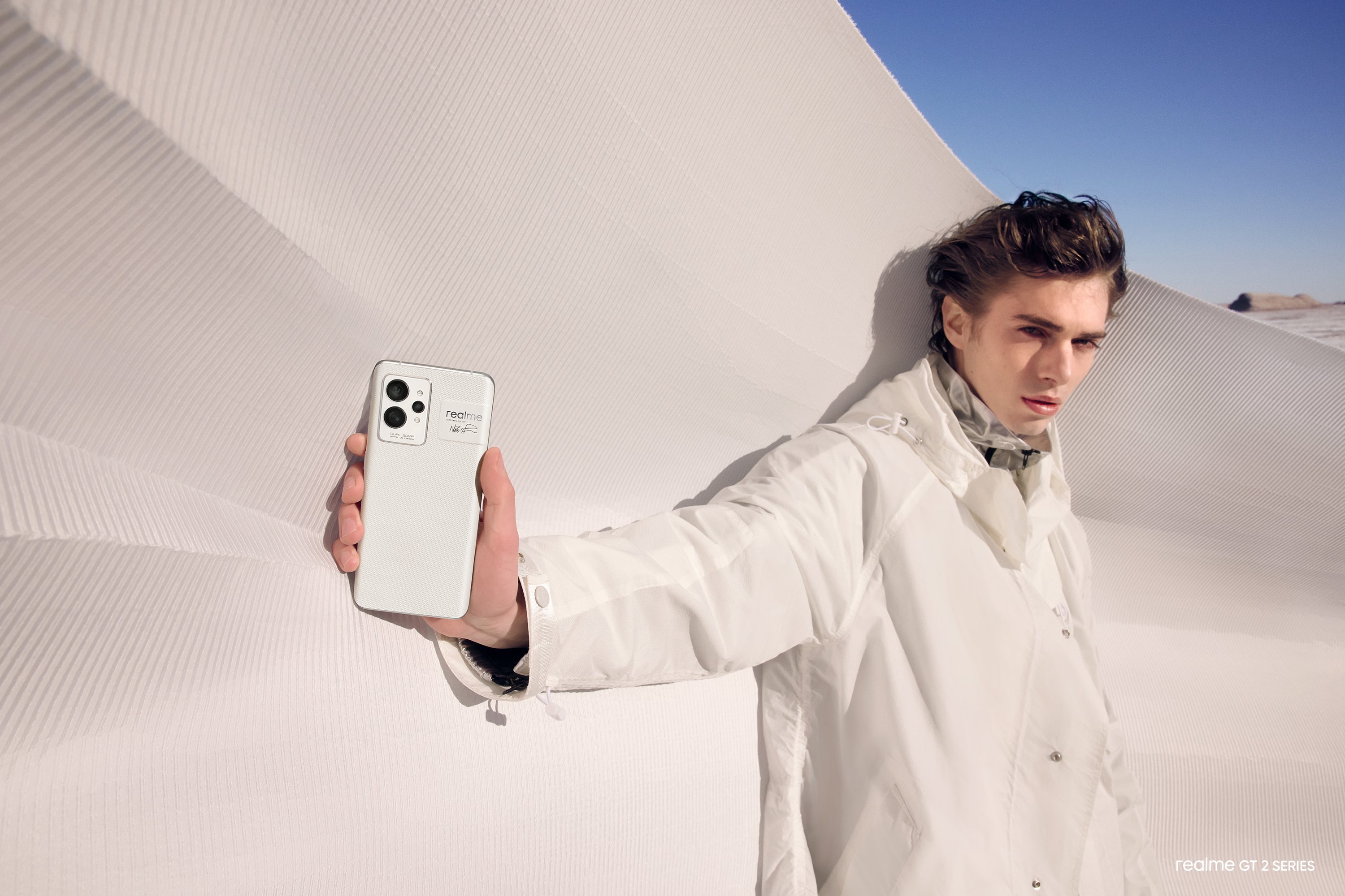 Schermo QHD+ AMOLED, chip Snapdragon 8 Gen 1, fotocamera da 50 MP e fino a 12 GB di RAM: in rete sono apparse le caratteristiche del Realme GT 2 Pro Master Edition Schermo QHD+ AMOLED, chip Snapdragon 8 Gen 1, fotocamera da 50 MP e fino a 12 GB di RAM: in rete sono apparse le caratteristiche del Realme GT 2 Pro Master Edition