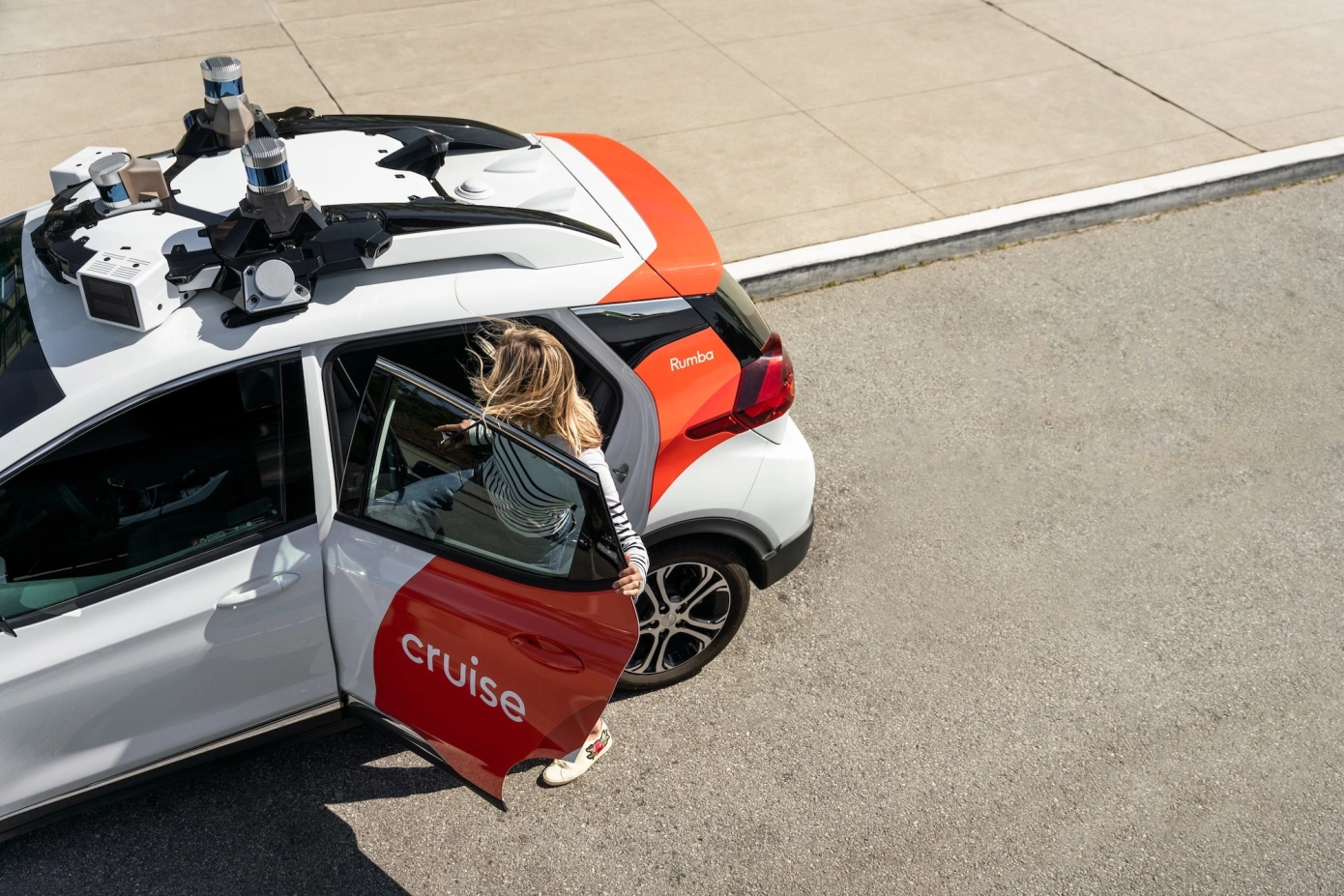 Cruise e Waymo hanno definito gli esseri umani cattivi guidatori e hanno sollecitato un'adozione più rapida dei taxi robot. Cruise e Waymo hanno definito gli esseri umani cattivi guidatori e hanno sollecitato un'adozione più rapida dei taxi robot.
