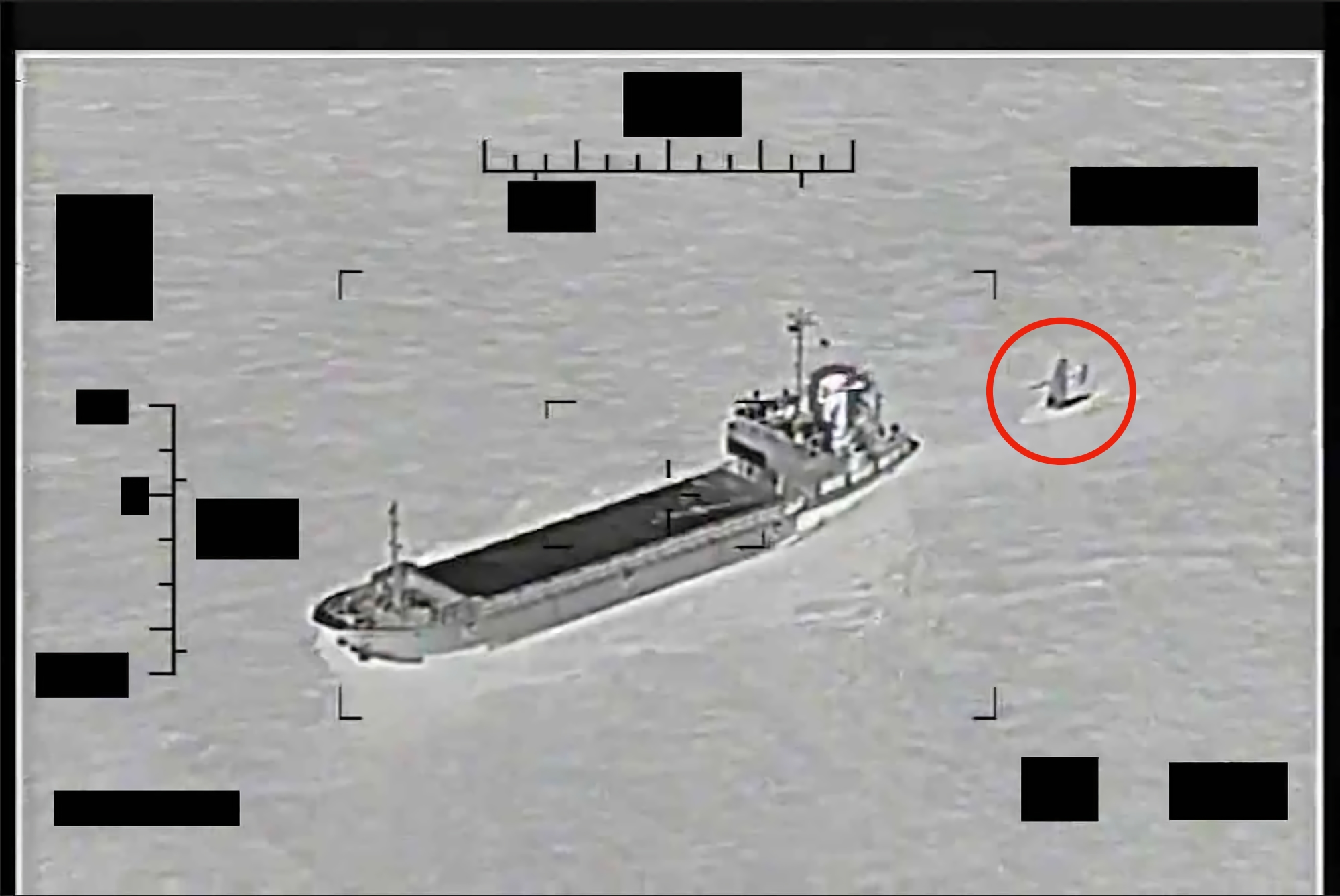 L'Iran ha tentato di sequestrare una nave americana senza pilota Saildrone Explorer nel Golfo Persico, dopo di essa sono stati inviati la motovedetta USS Thunderbolt e l'elicottero MH-60S Sea Hawk L'Iran ha tentato di sequestrare una nave americana senza pilota Saildrone Explorer nel Golfo Persico, dopo di essa sono stati inviati la motovedetta USS Thunderbolt e l'elicottero MH-60S Sea Hawk