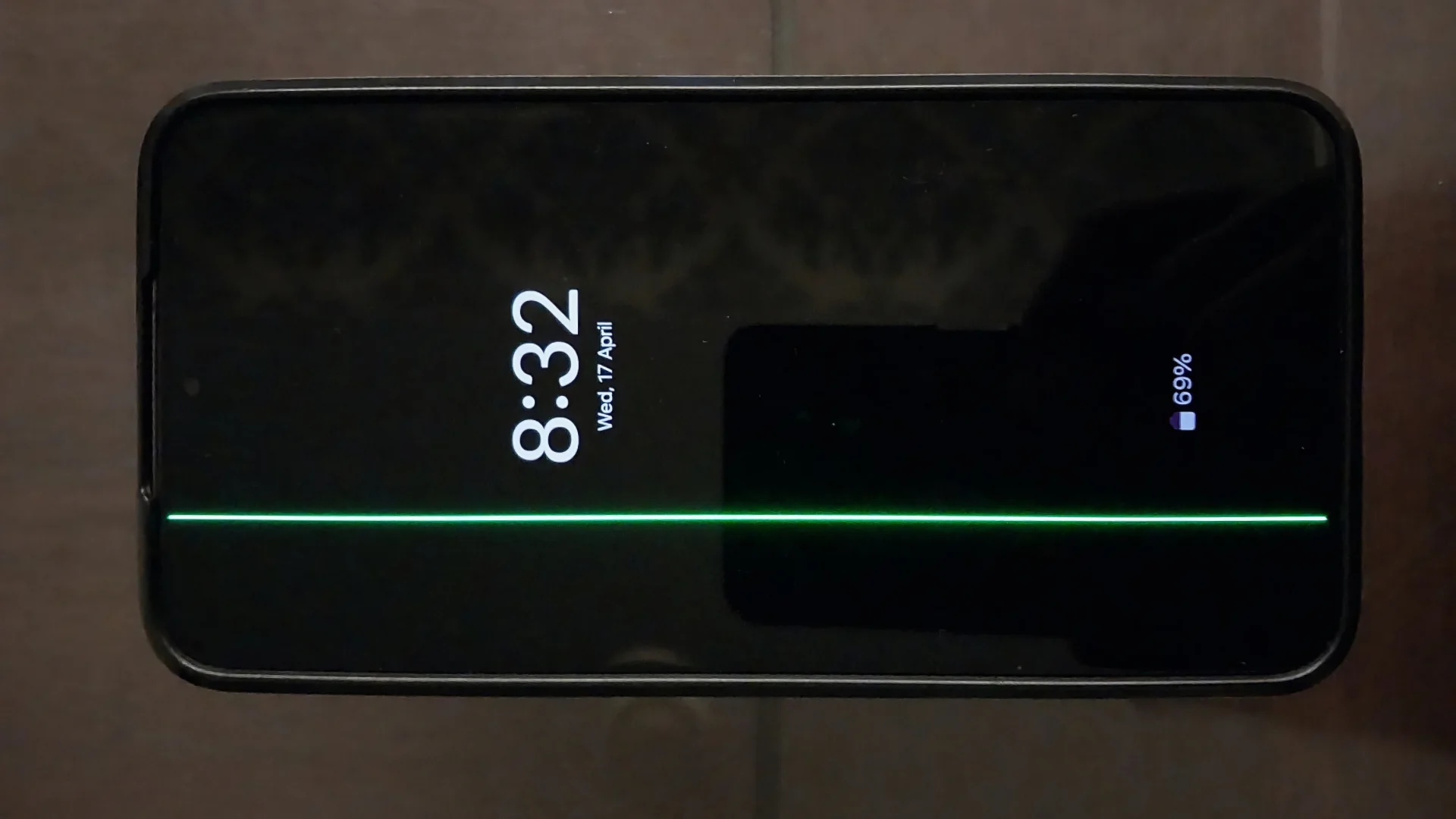 Gli smartphone Samsung più vecchi hanno iniziato a mostrare linee colorate sullo schermo dopo un aggiornamento software Gli smartphone Samsung più vecchi hanno iniziato a mostrare linee colorate sullo schermo dopo un aggiornamento software