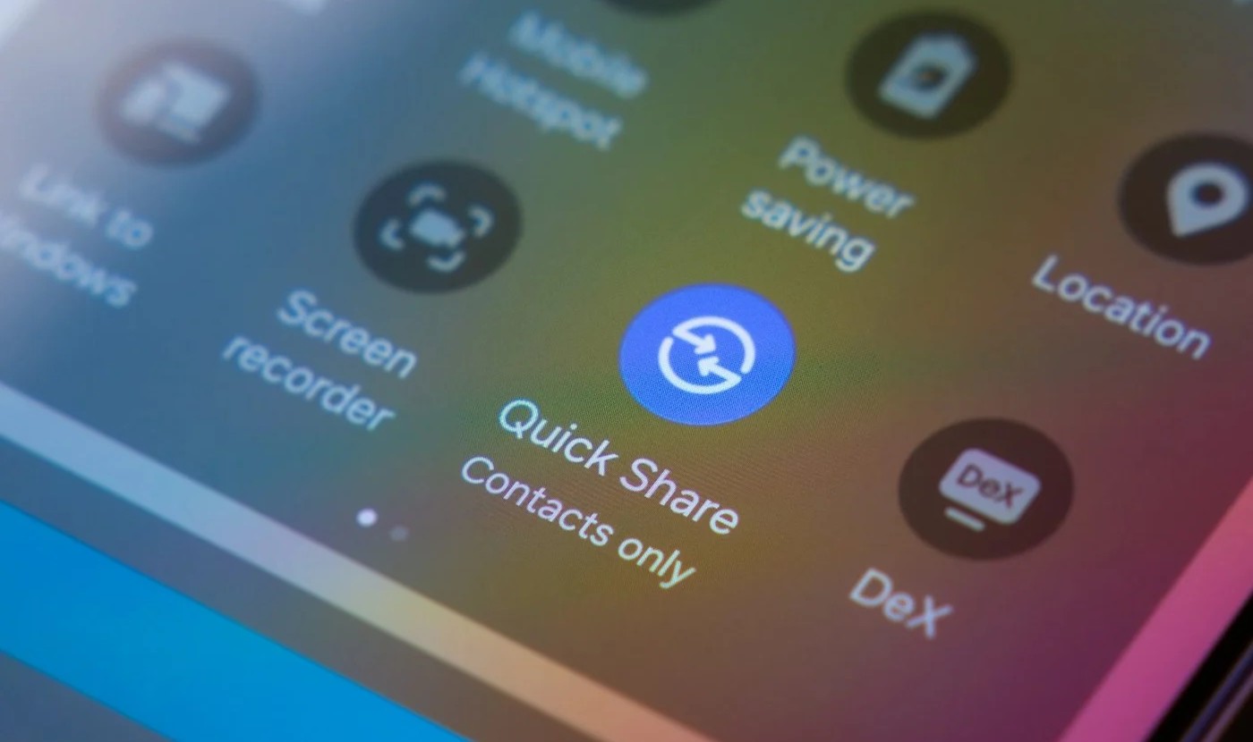 Tutto sulla nuova icona Quick Share nelle impostazioni rapide di Samsung Samsung aggiorna il pannello delle impostazioni rapide: Introduzione alla condivisione rapida