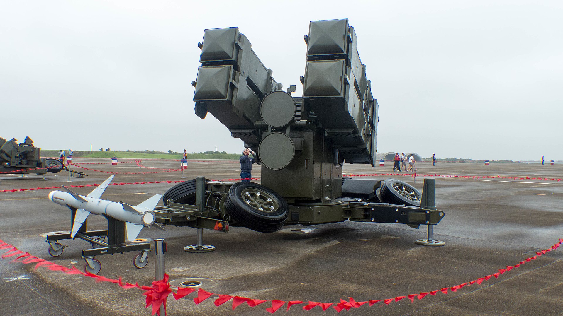 La Spagna trasferisce in Ucraina un nuovo pacchetto di aiuti militari: in attesa di corazzati M113, munizioni di artiglieria e SAM Shorad Aspide La Spagna trasferisce in Ucraina un nuovo pacchetto di aiuti militari: in attesa di corazzati M113, munizioni di artiglieria e SAM Shorad Aspide
