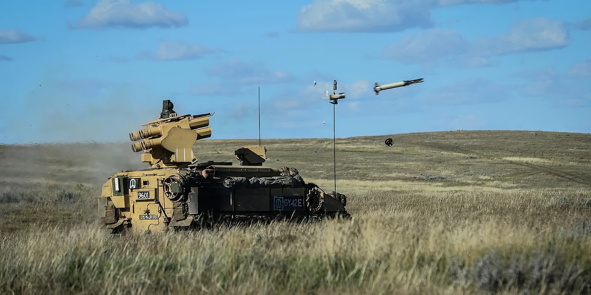 Le forze armate dell'Ucraina con l'aiuto del sistema di difesa aerea Stormer HVM hanno distrutto l'UAV russo "Orlan-10" Le forze armate dell'Ucraina con l'aiuto del sistema di difesa aerea Stormer HVM hanno distrutto l'UAV russo "Orlan-10"