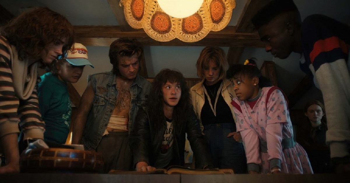 I fan sono entusiasti! Le foto delle riprese della stagione 5 di Stranger Things confermano il ritorno del D&D Club I fan sono entusiasti! Le foto delle riprese della stagione 5 di Stranger Things confermano il ritorno del D&D Club