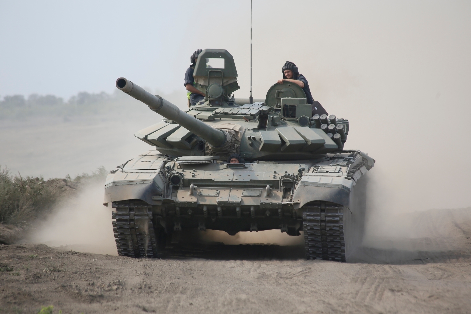 L'artiglieria ucraina ha distrutto il carro armato russo T-72B3 (video) L'artiglieria ucraina ha distrutto il carro armato russo T-72B3 (video)