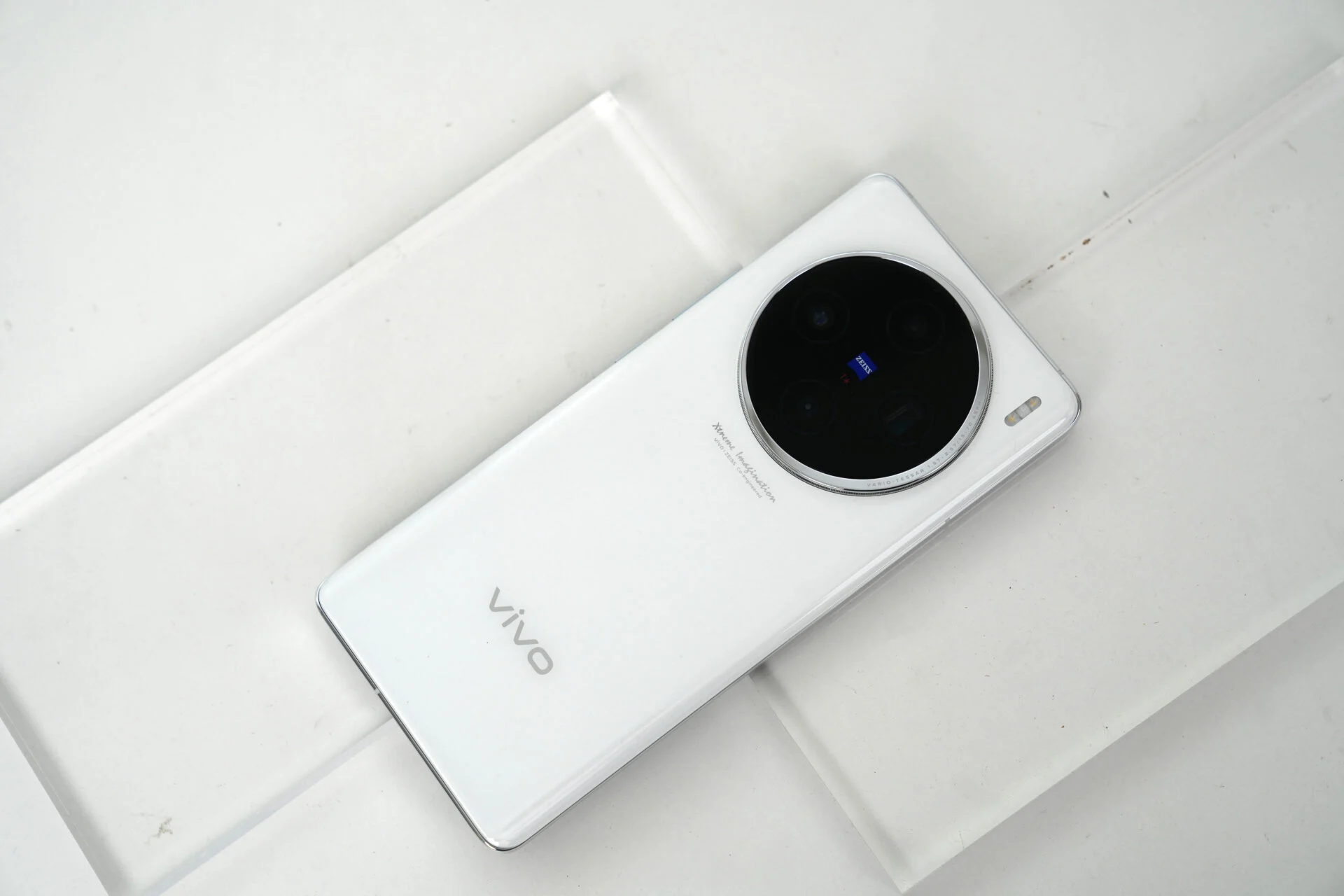 Vivo X200 Pro Mini è stato svelato in un video e le principali specifiche dello smartphone sono state svelate Vivo X200 Pro Mini è stato svelato in un video e le principali specifiche dello smartphone sono state svelate