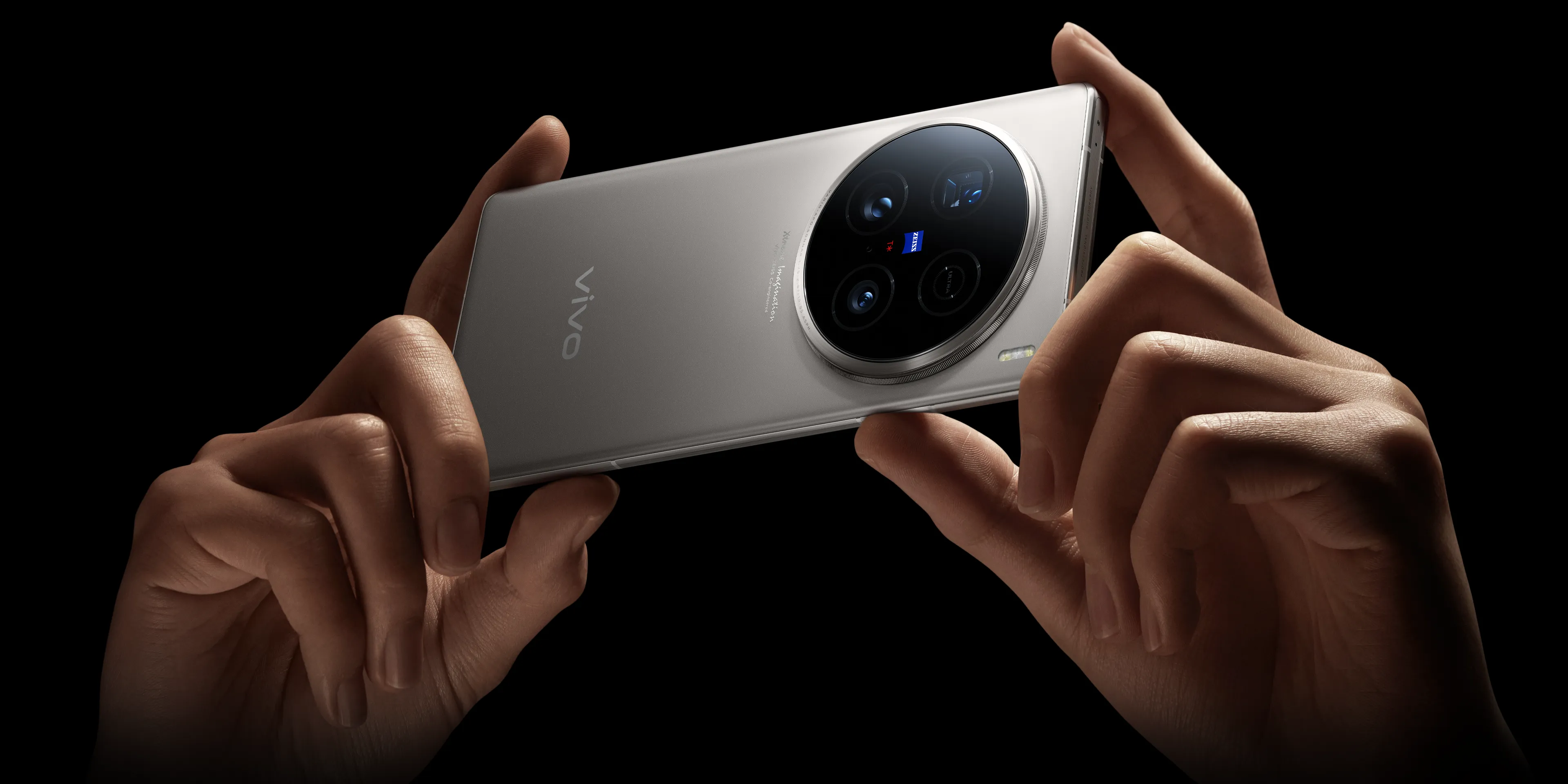 Vivo X100 Ultra: design e caratteristiche Vivo X100 Ultra: prima occhiata al nuovo dispositivo