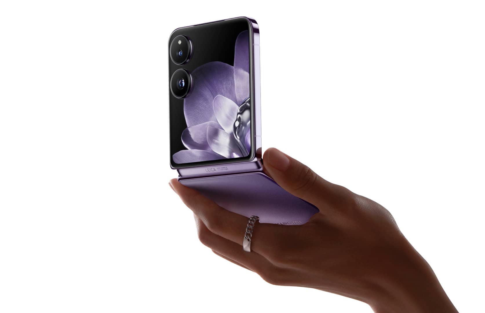 Esplorate i confini della tecnologia con l'ultimo telefono pieghevole di Xiaomi, il Mix Flip Xiaomi Mix Flip: Rivoluzionare il mondo tecnologico con l'innovazione pieghevole