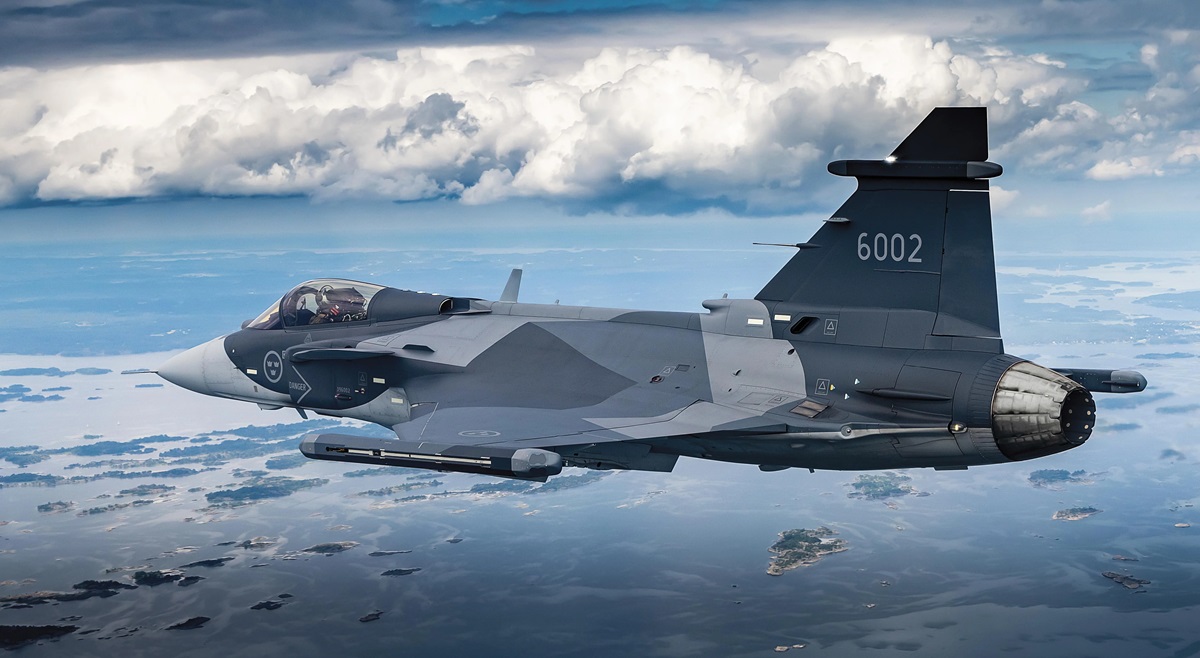 La Svezia ha ricevuto il suo primo caccia di produzione JAS 39 Gripen E - l'aereo sarà testato e le consegne inizieranno nel 2025 La Svezia ha ricevuto il suo primo caccia di produzione JAS 39 Gripen E - l'aereo sarà testato e le consegne inizieranno nel 2025