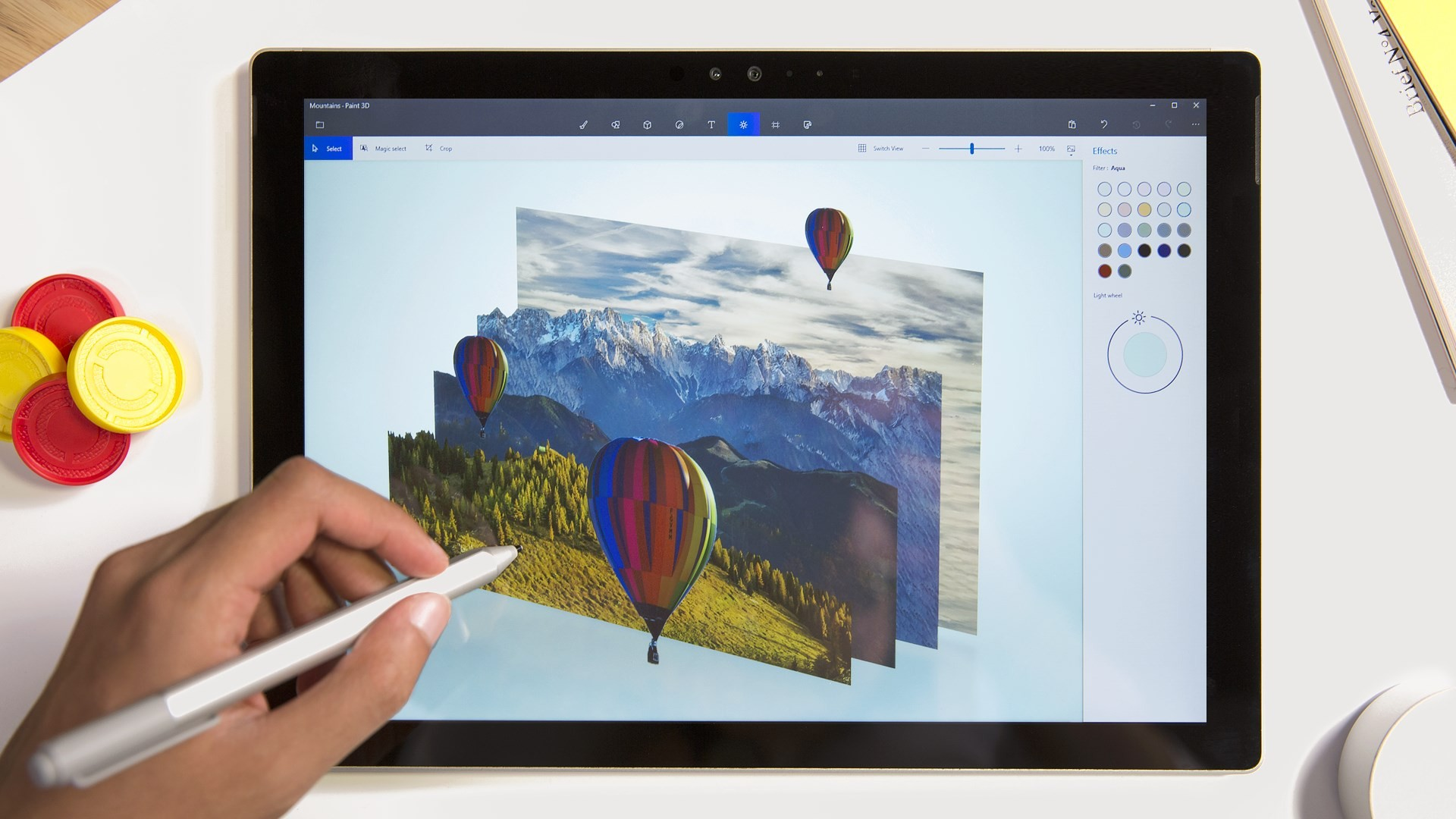 Microsoft abbandona il supporto per Paint 3D e lo migliora per Paint classico aggiungendo funzioni di intelligenza artificiale. Microsoft abbandona il supporto per Paint 3D e lo migliora per Paint classico aggiungendo funzioni di intelligenza artificiale.