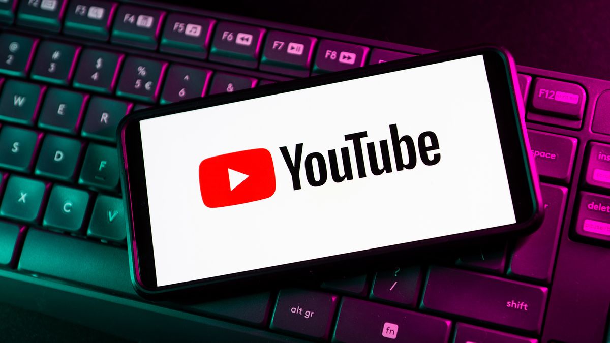 Evoluzione del branding di YouTube: logo aggiornato sugli schermi degli smartphone Il nuovo logo di YouTube: cosa è cambiato?
