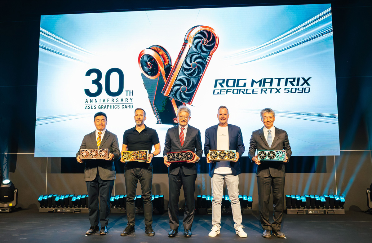 Ritorno commemorativo: ASUS presenta la RTX 5090 in onore dei 30 anni di ROG ASUS festeggia 30 anni di ROG: l'esclusiva RTX 5090 al centro dell'attenzione