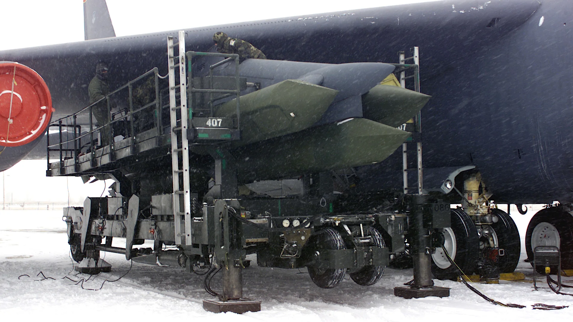 L'aeronautica militare statunitense chiede quasi un miliardo di dollari per sviluppare un missile da crociera nucleare stealth con una gittata di oltre 2.400 km per i bombardieri B-21 Raider e B-52 Stratofortress L'aeronautica militare statunitense chiede quasi un miliardo di dollari per sviluppare un missile da crociera nucleare stealth con una gittata di oltre 2.400 km per i bombardieri B-21 Raider e B-52 Stratofortress