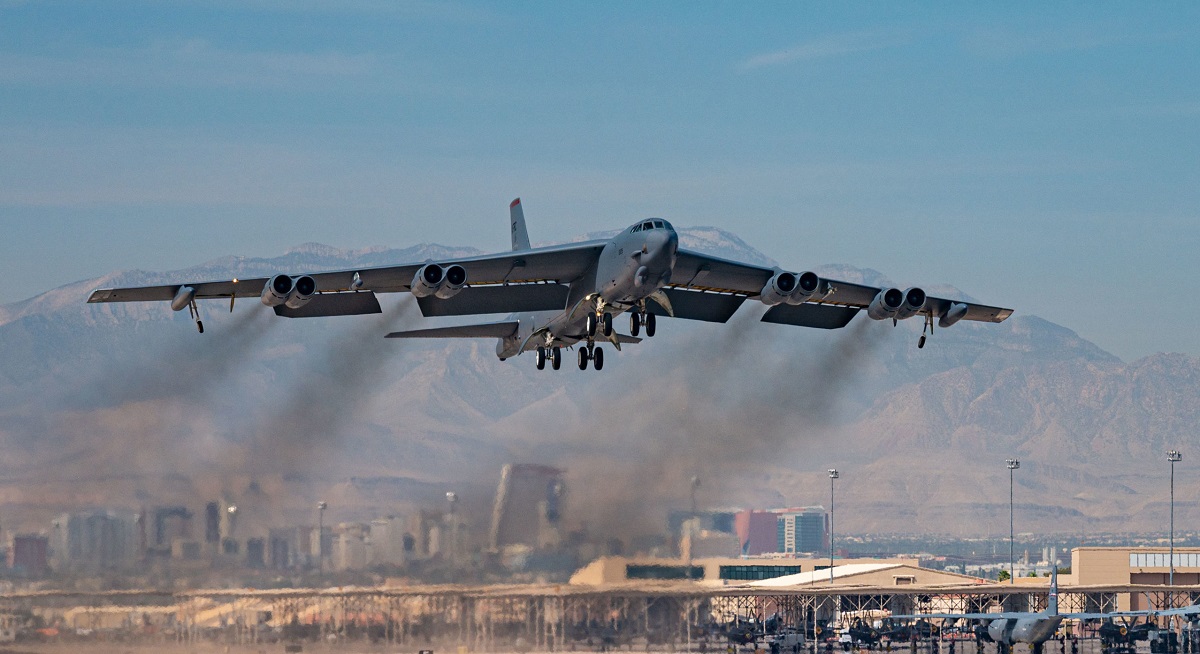Gli Stati Uniti hanno schierato quattro bombardieri nucleari B-52H Stratofortress nel Regno Unito. Gli Stati Uniti hanno schierato quattro bombardieri nucleari B-52H Stratofortress nel Regno Unito.