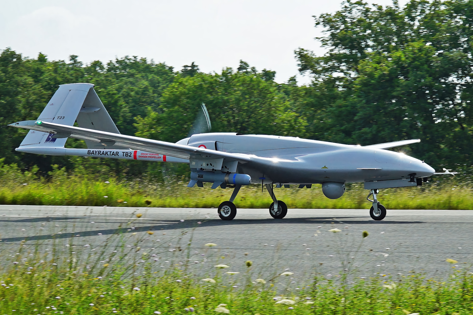 La Turn Back Alive Foundation ha acquistato Bayraktar TB2 UAV per le forze armate ucraine La Turn Back Alive Foundation ha acquistato Bayraktar TB2 UAV per le forze armate ucraine
