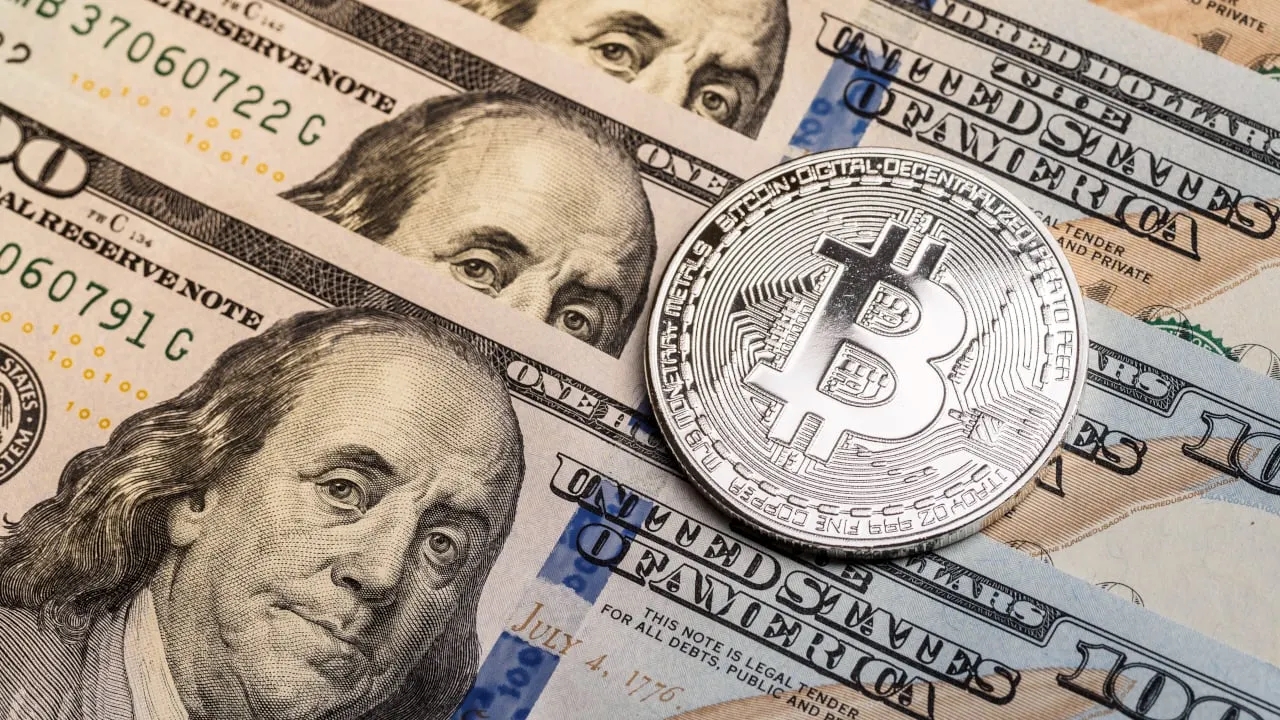 Il Bitcoin scende di $8,000: l'influenza della Fed è evidente