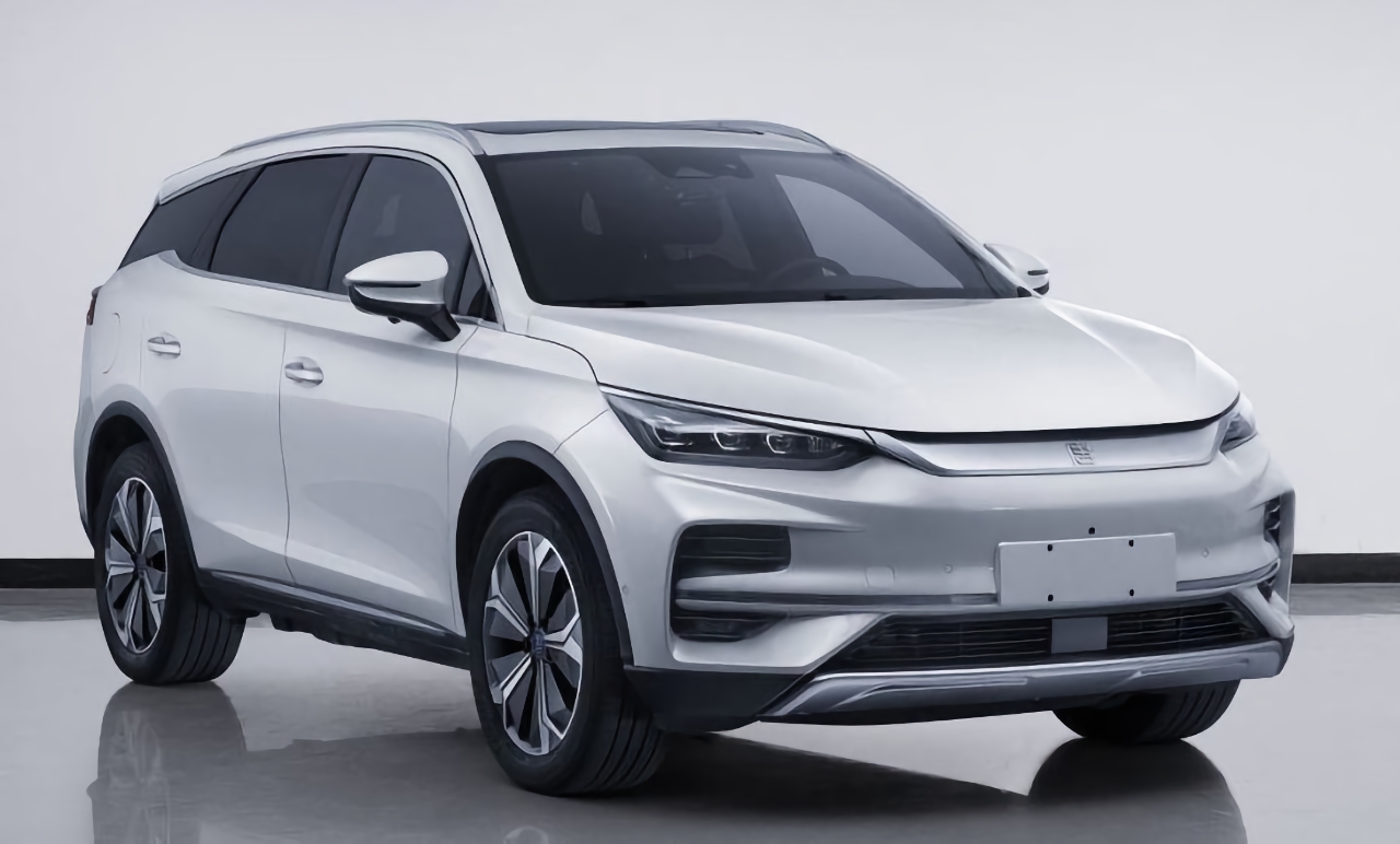 BYD lancerà il crossover elettrico Tang riprogettato con un'autonomia fino a 700 km