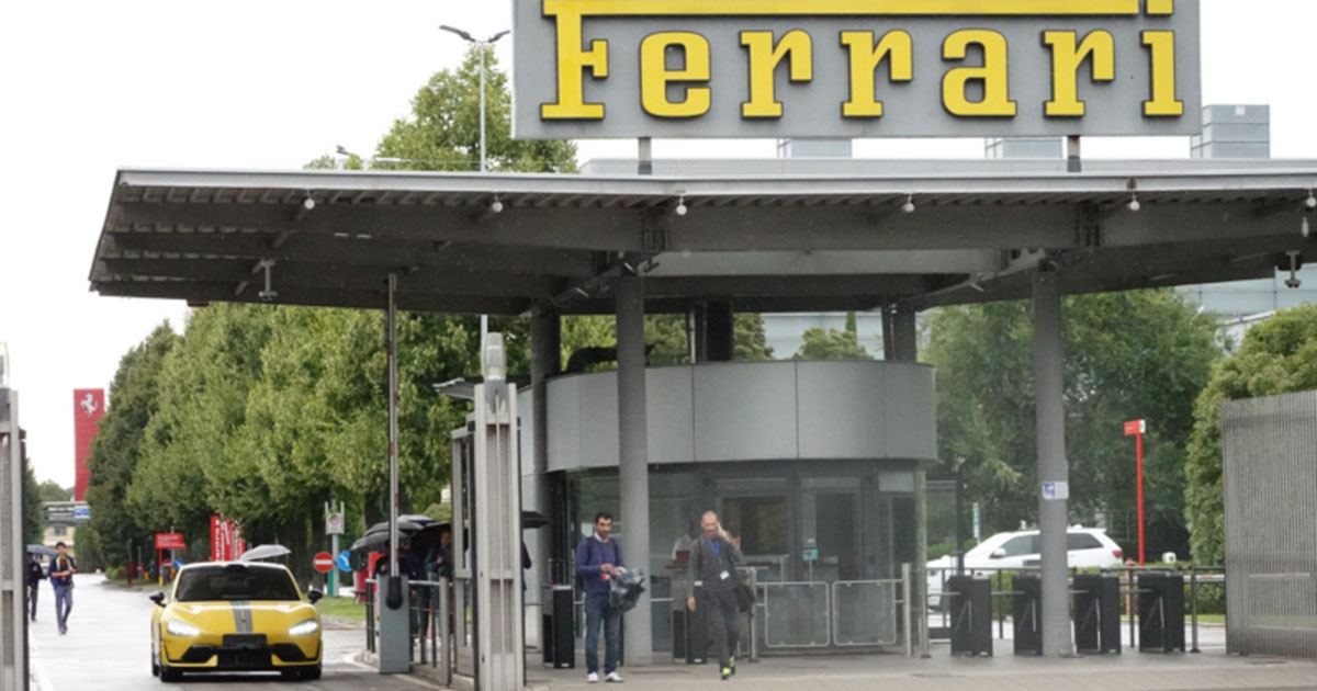 Impronte nel mondo dell'alta tecnologia: Xiaomi SU7 Ultra e fabbrica Ferrari Xiaomi SU7 Ultra: uno sguardo esclusivo alla produzione presso la fabbrica della Ferrari