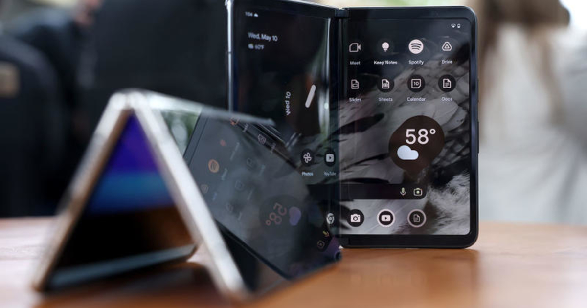 Gli smartphone pieghevoli di Samsung, OPPO, OnePlus, vivo e Xiaomi arriveranno sul mercato globale nel 2024 Gli smartphone pieghevoli di Samsung, OPPO, OnePlus, vivo e Xiaomi arriveranno sul mercato globale nel 2024
