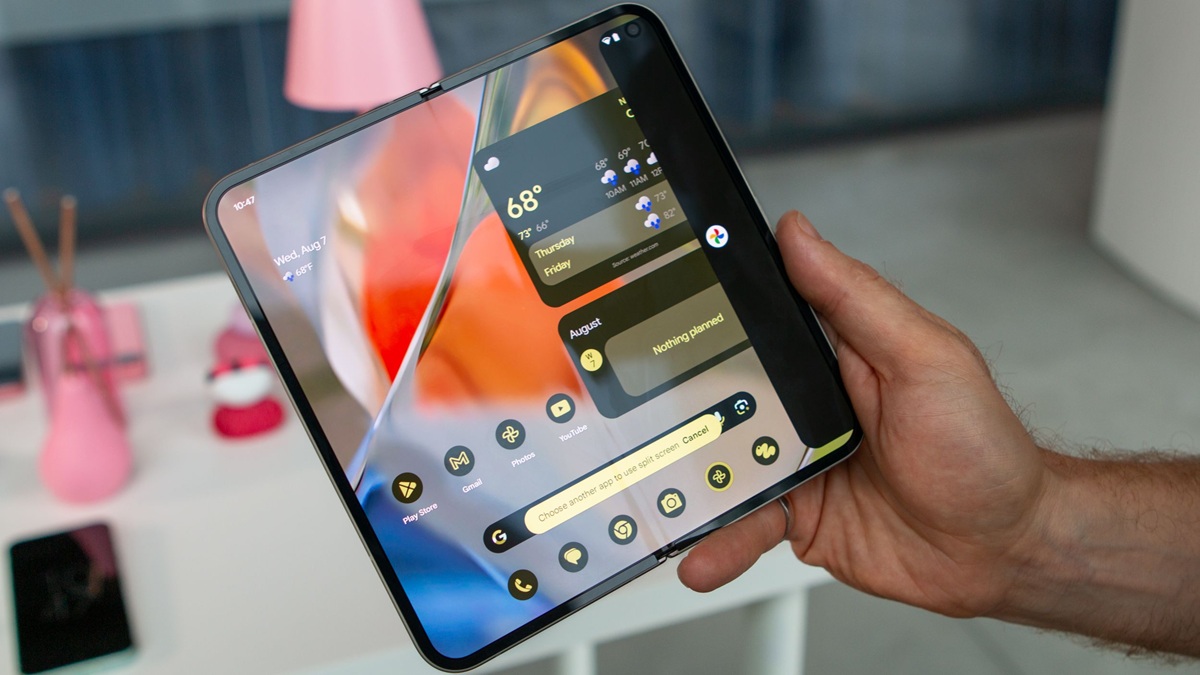 Pixel 10 Pro Fold - i rendering mostrano la tecnologia futura di Google in formato pieghevole Visualizzazione: il nuovo Pixel 10 Pro Fold è il prossimo passo di Google nel mondo degli smartphone pieghevoli