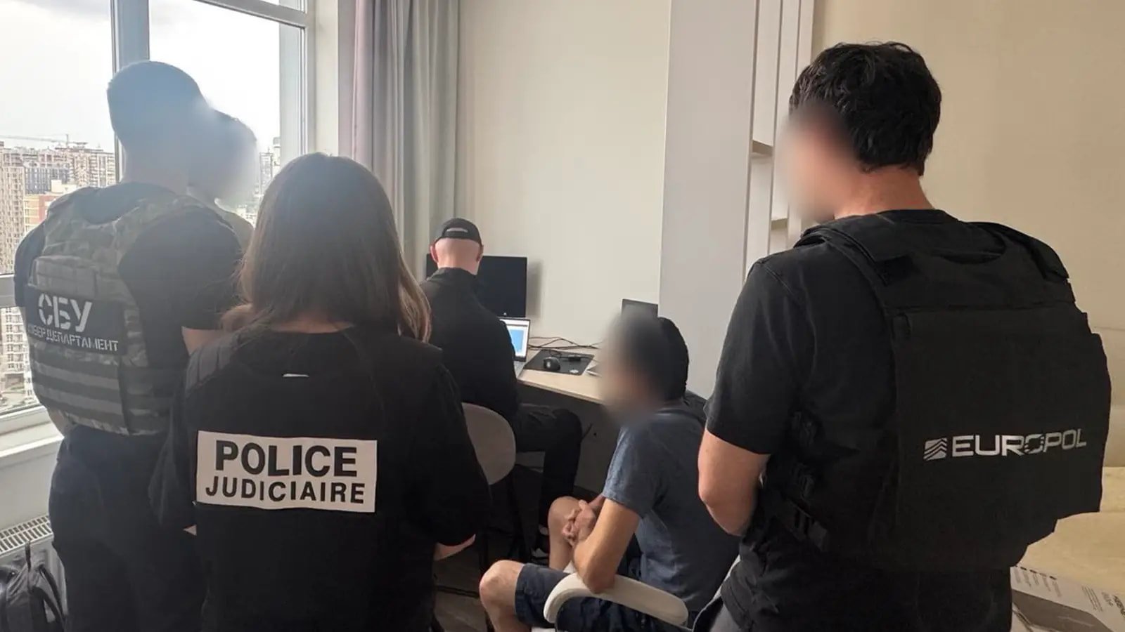 Kyiv arresta un hacker che gestiva uno dei più grandi forum al mondo per criminali informatici Kyiv arresta un hacker che gestiva uno dei più grandi forum al mondo per criminali informatici