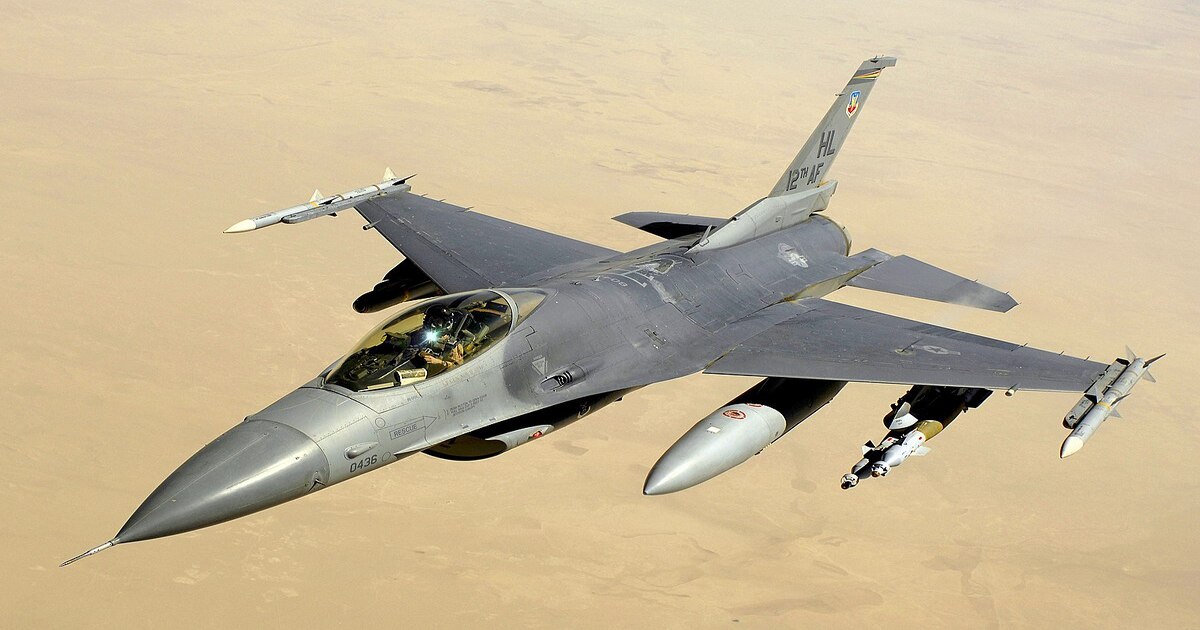 I piloti ucraini iniziano l'addestramento sugli F-16 in Romania I piloti ucraini iniziano l'addestramento sugli F-16 in Romania