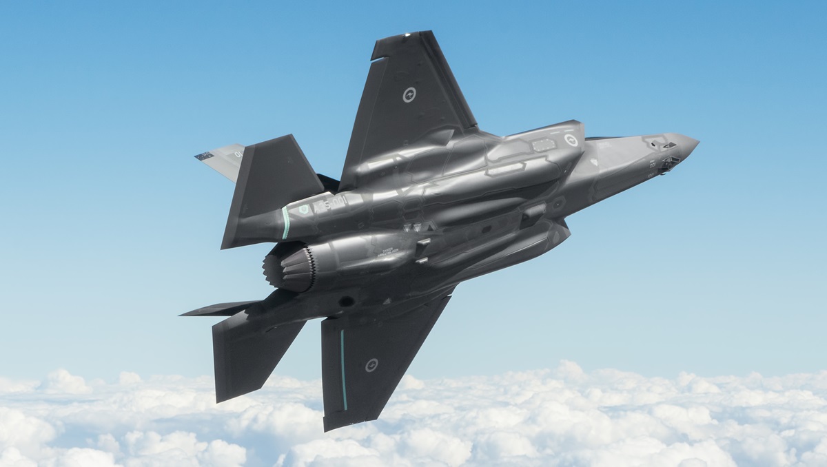 Il Giappone potrebbe schierare in Australia i caccia di quinta generazione F-35A Lightning II, insieme agli F-15 Eagle e ai Mitsubishi F-2. Il Giappone potrebbe schierare in Australia i caccia di quinta generazione F-35A Lightning II, insieme agli F-15 Eagle e ai Mitsubishi F-2.