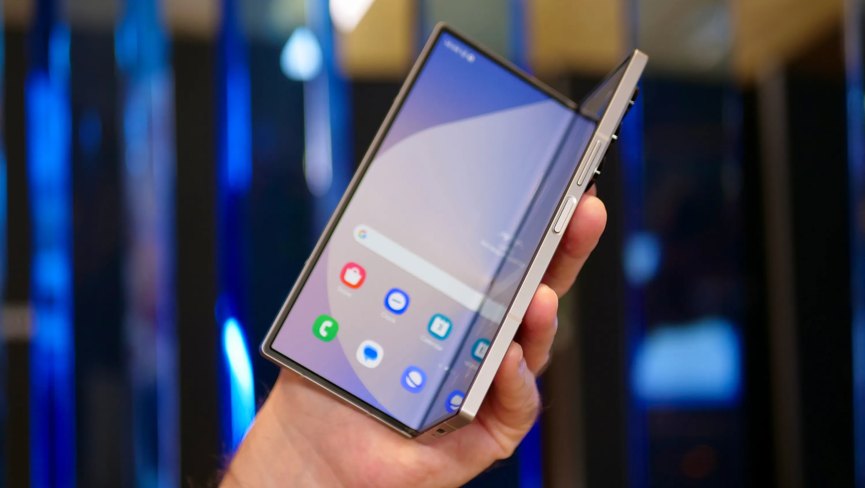 Il nuovo Samsung Galaxy Z Fold Special Edition potrebbe avere una fotocamera da 200MP come il Galaxy S24 Ultra Il nuovo Samsung Galaxy Z Fold Special Edition potrebbe avere una fotocamera da 200MP come il Galaxy S24 Ultra