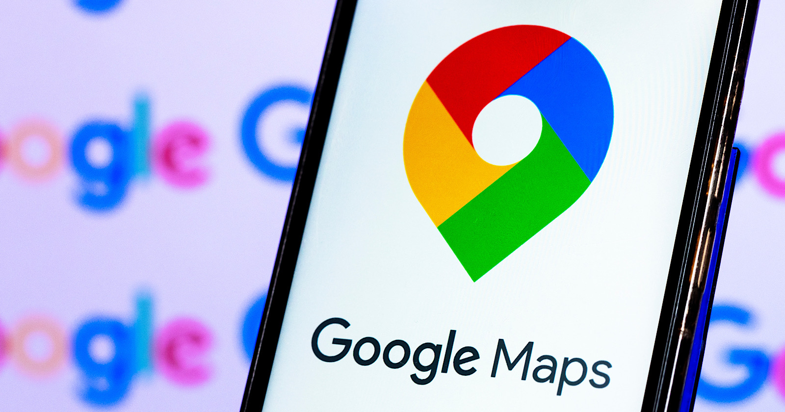 La barra inferiore aggiornata di Google Maps è ora disponibile per gli utenti iOS. La barra inferiore aggiornata di Google Maps è ora disponibile per gli utenti iOS.