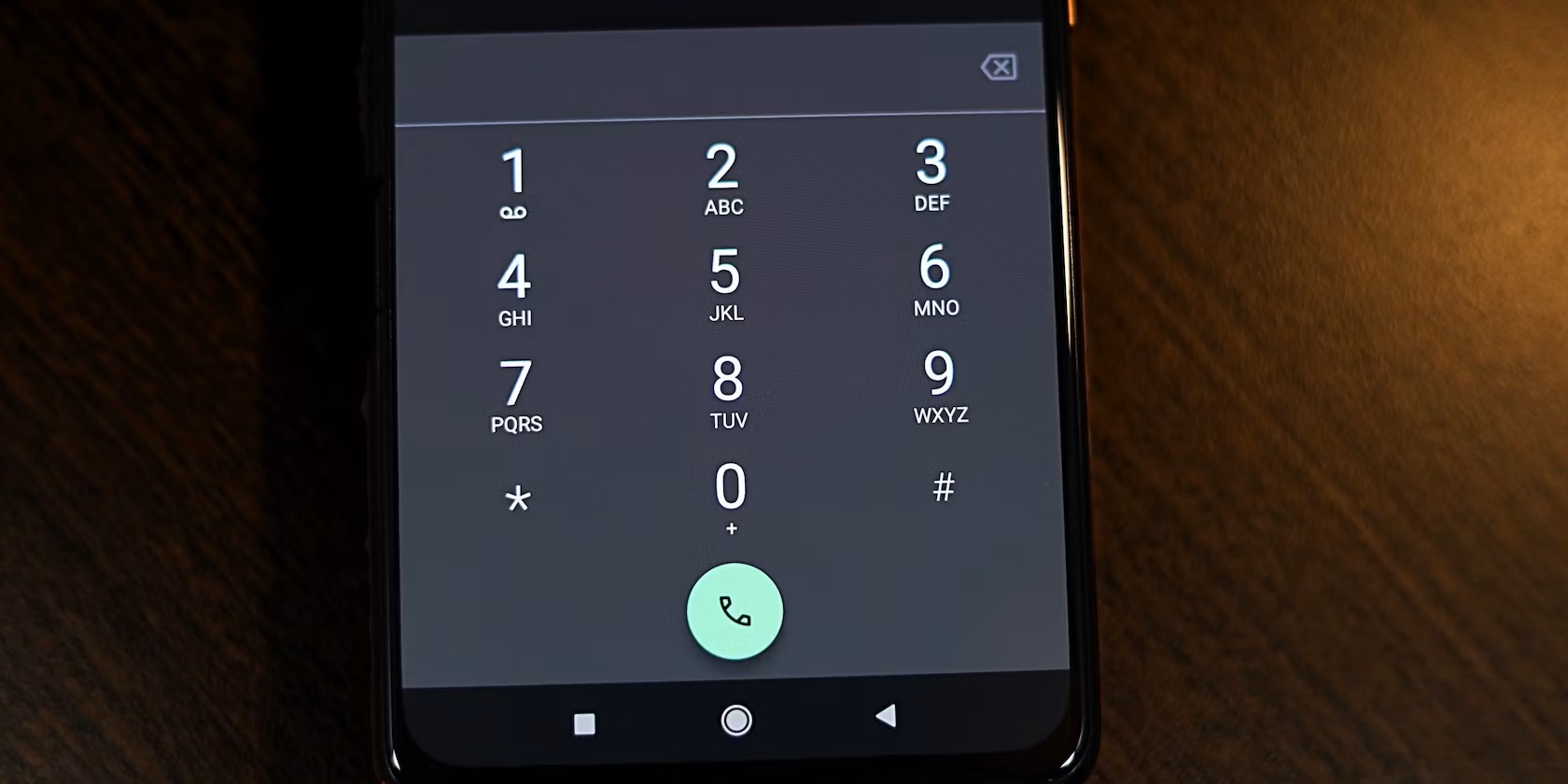 Pulsanti simili a quelli dell'iPhone: Google aggiorna l'interfaccia della sua app per le chiamate Pulsanti simili a quelli dell'iPhone: Google aggiorna l'interfaccia della sua app per le chiamate