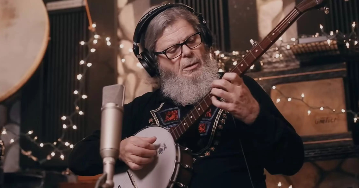 Il compositore di The Last of Us Gustavo Santaolalla riceve il premio alla carriera della Latin Academy of Recording Arts and Sciences Il compositore di The Last of Us Gustavo Santaolalla riceve il premio alla carriera della Latin Academy of Recording Arts and Sciences