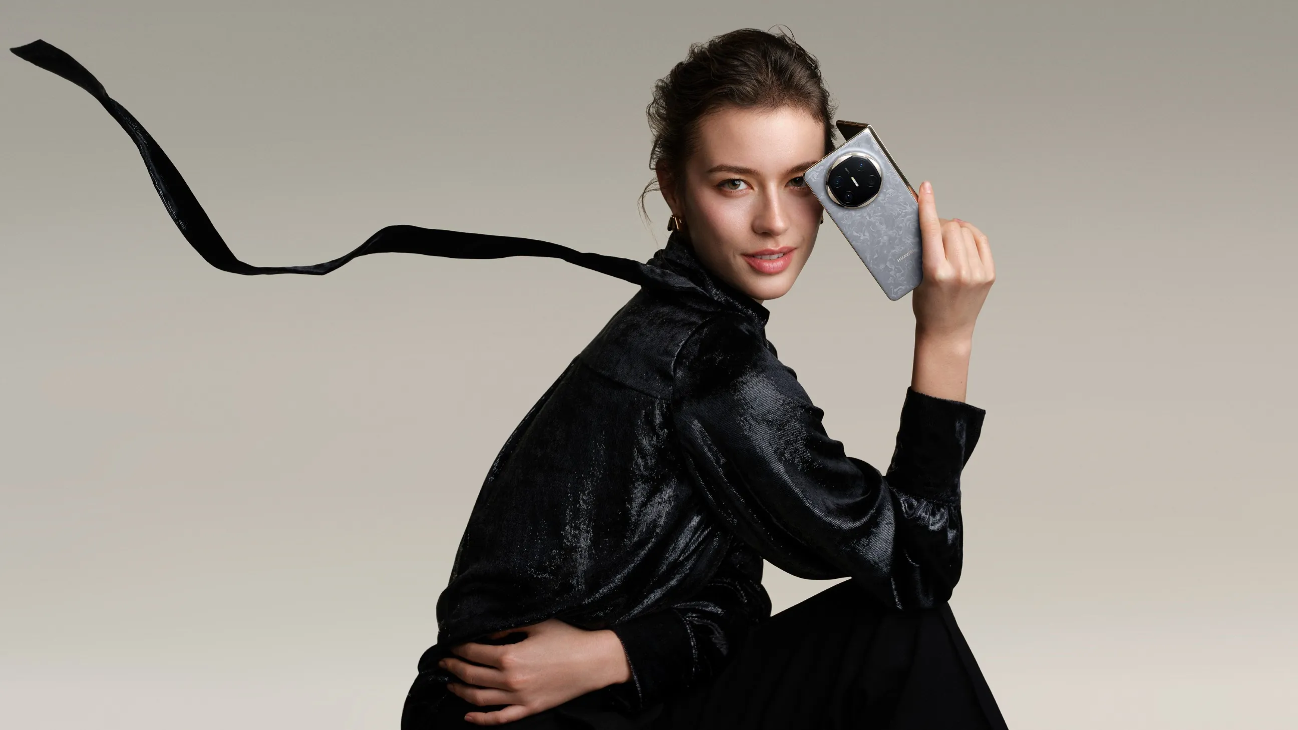 Mate X6 di Huawei: conosciamo meglio l'ammiraglia con schermo flessibile Rivoluzione flessibile: uno sguardo al nuovo Huawei Mate X6