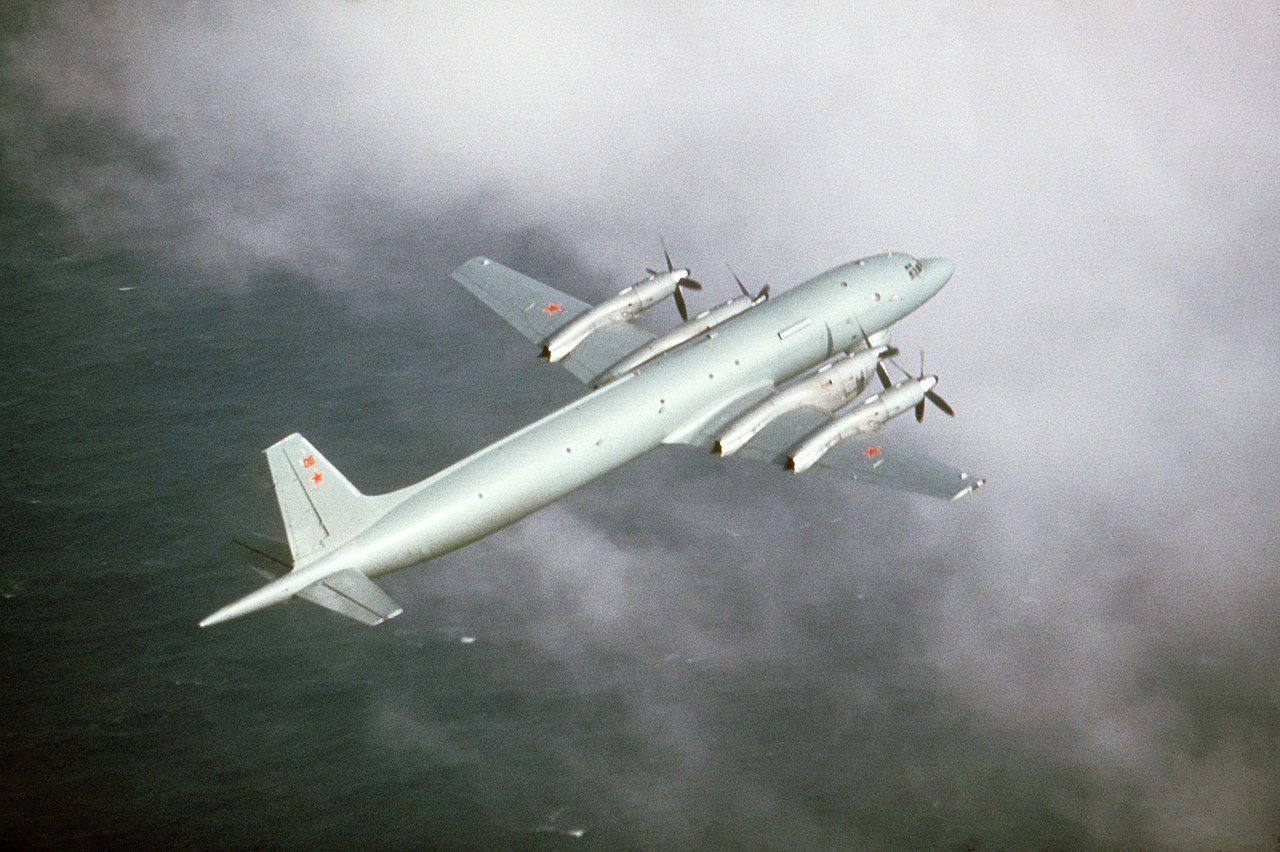 L'Il-38 russo ha violato lo spazio aereo giapponese tre volte in un giorno L'Il-38 russo ha violato lo spazio aereo giapponese tre volte in un giorno