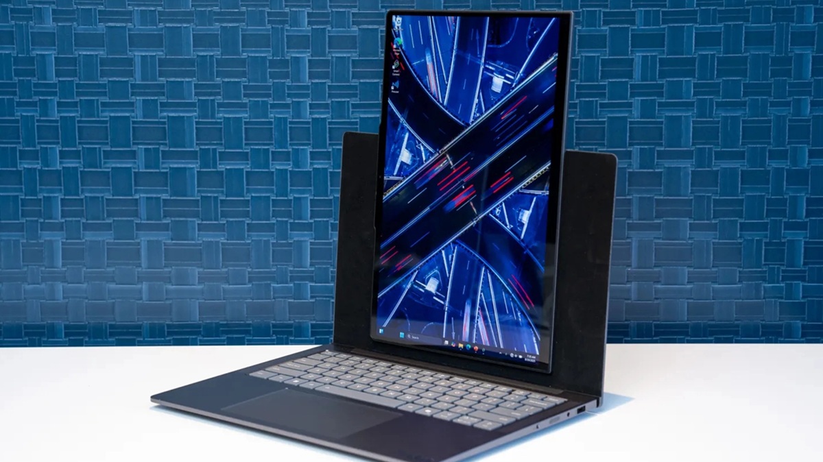Design innovativo incontra funzionalità: Lenovo ThinkBook VertiFlex Lenovo ThinkBook VertiFlex: Il futuro dell'informatica flessibile?