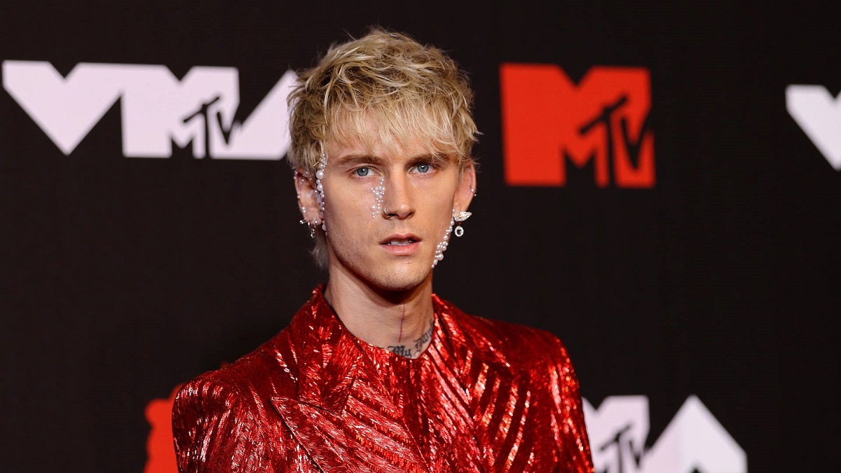 Il marito di Megan Fox, il rapper Machine Gun Kelly, è pronto a ottenere il ruolo di Link nel prossimo adattamento cinematografico del videogioco "The Legend of Zelda". Il marito di Megan Fox, il rapper Machine Gun Kelly, è pronto a ottenere il ruolo di Link nel prossimo adattamento cinematografico del videogioco "The Legend of Zelda".