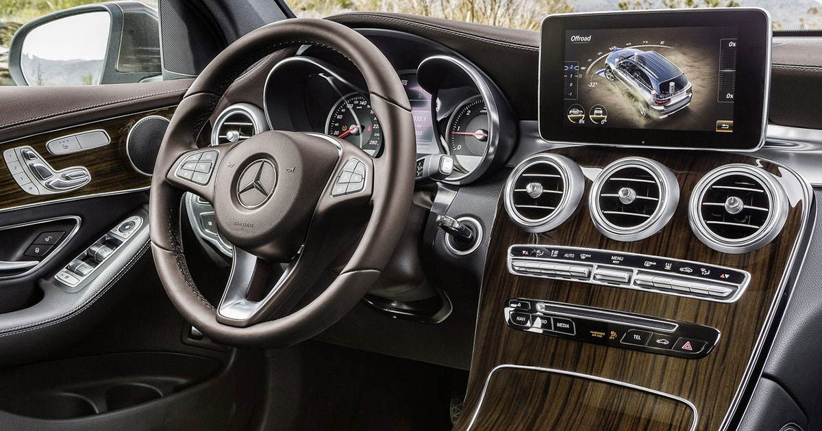 Guidare Avanti: Come il Mercedes GLC 2016 fonde lusso e tecnologia Innovazione su Ruote: Un Approfondimento sul Mercedes-Benz GLC 2016