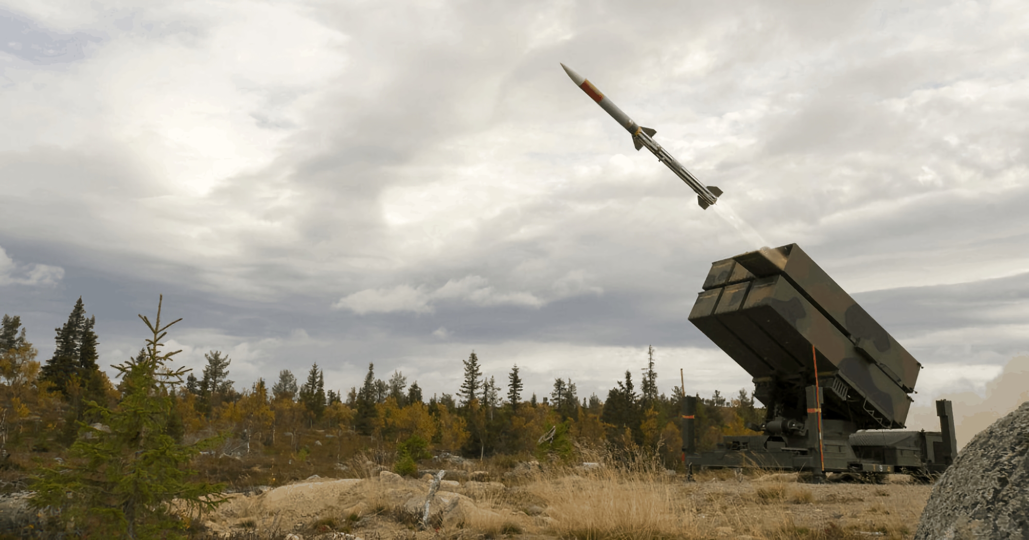 L'Ucraina riceverà due batterie NASAMS, non solo due sistemi missilistici antiaerei L'Ucraina riceverà due batterie NASAMS, non solo due sistemi missilistici antiaerei