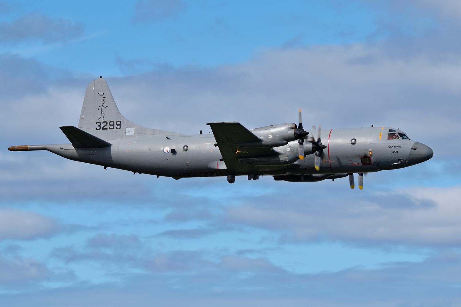 L'Argentina ha acquistato dalla Norvegia quattro P-3 Orion per il pattugliamento costiero al costo di 60 milioni di dollari. L'Argentina ha acquistato dalla Norvegia quattro P-3 Orion per il pattugliamento costiero al costo di 60 milioni di dollari.