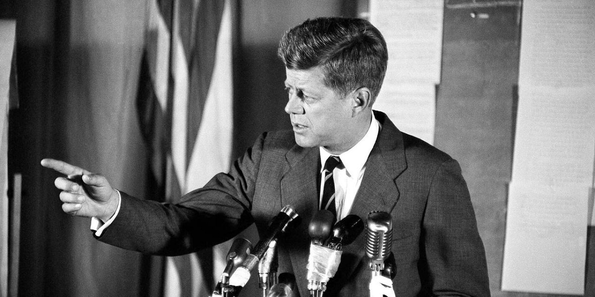Netflix sta sviluppando una miniserie biografica sulla vita del 35° presidente degli Stati Uniti John F. Kennedy Netflix sta sviluppando una miniserie biografica sulla vita del 35° presidente degli Stati Uniti John F. Kennedy